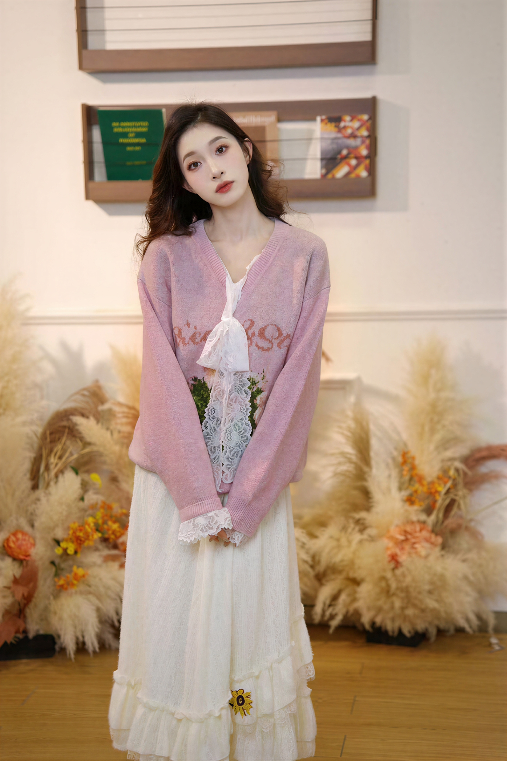 Black long-sleeved knitted pullover sweater