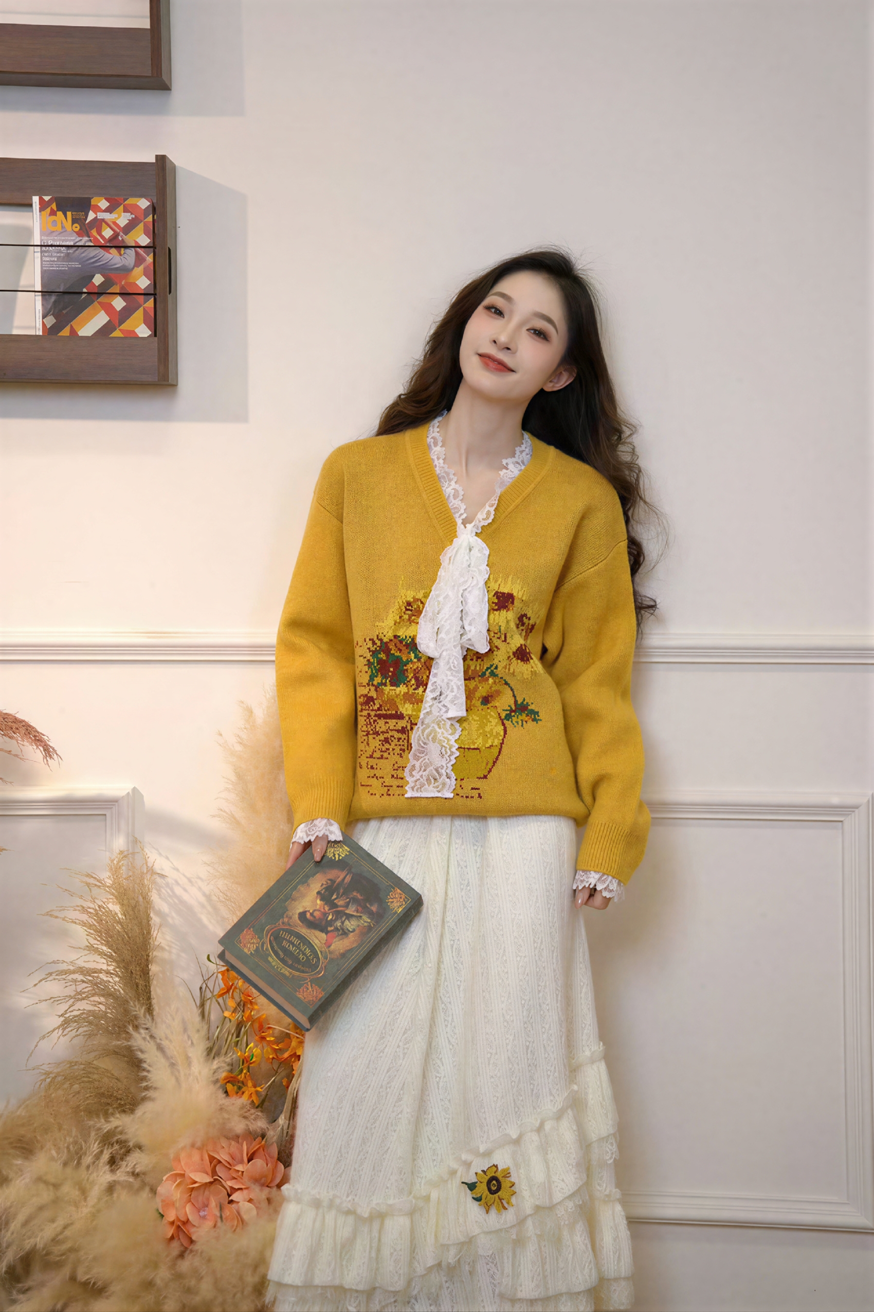 Black long-sleeved knitted pullover sweater