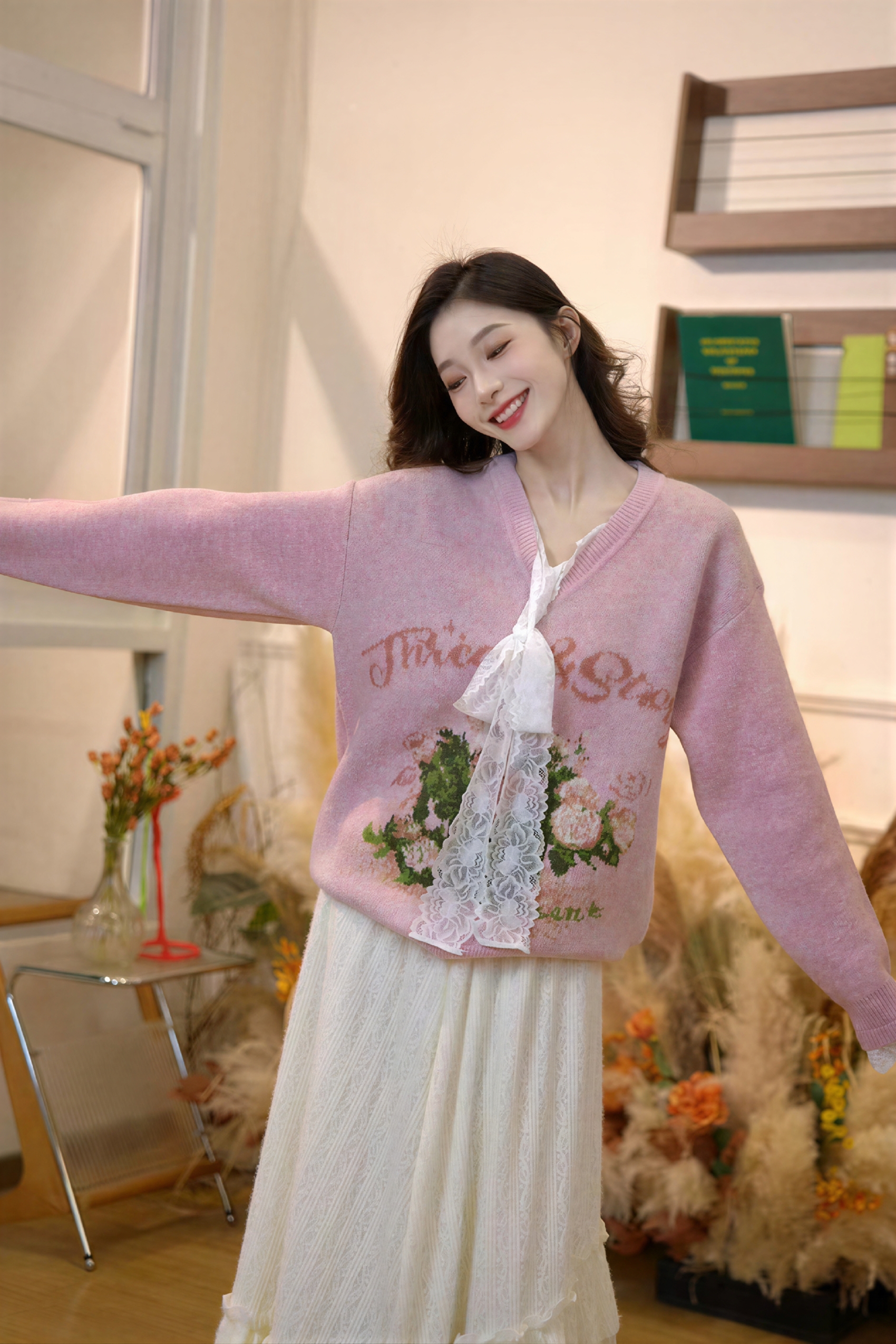 Black long-sleeved knitted pullover sweater