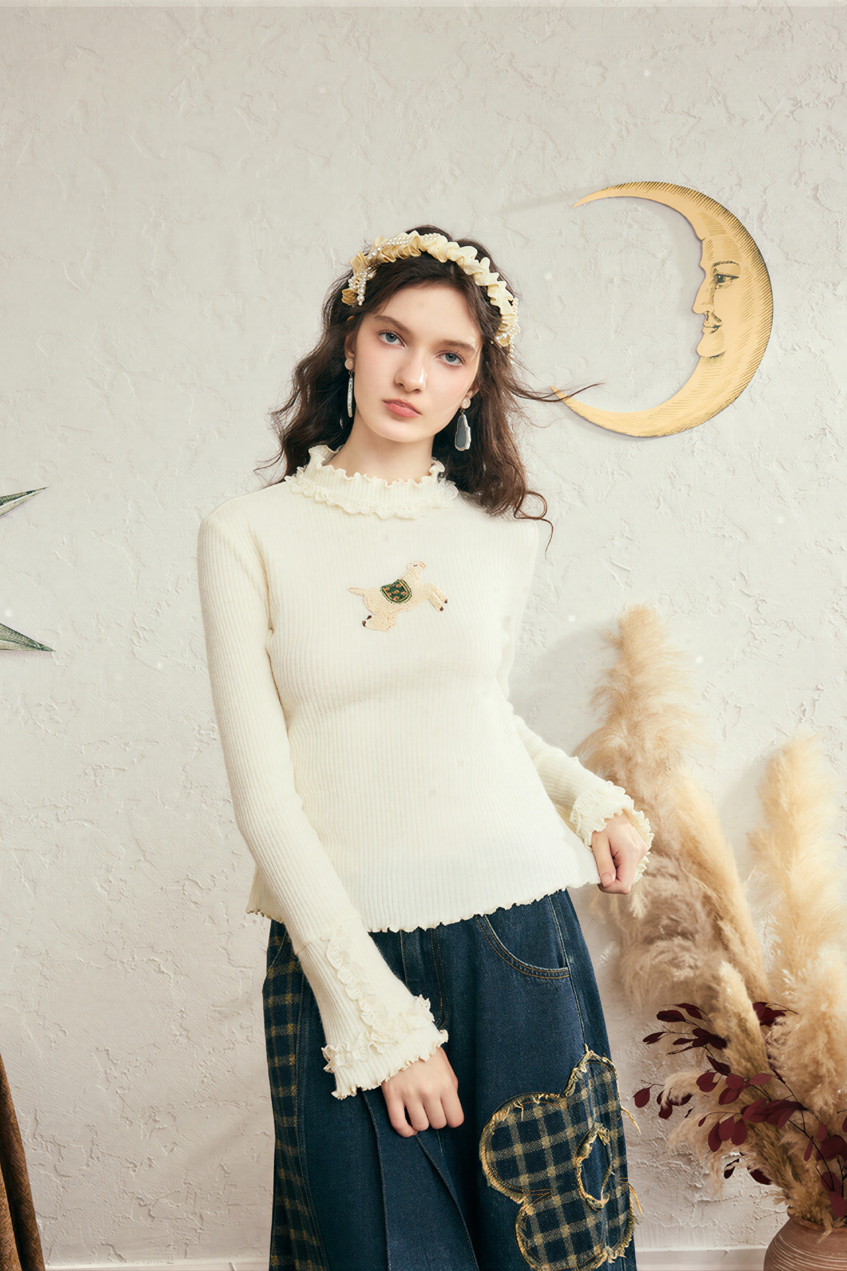 Lace-trimmed base layer T-shirt