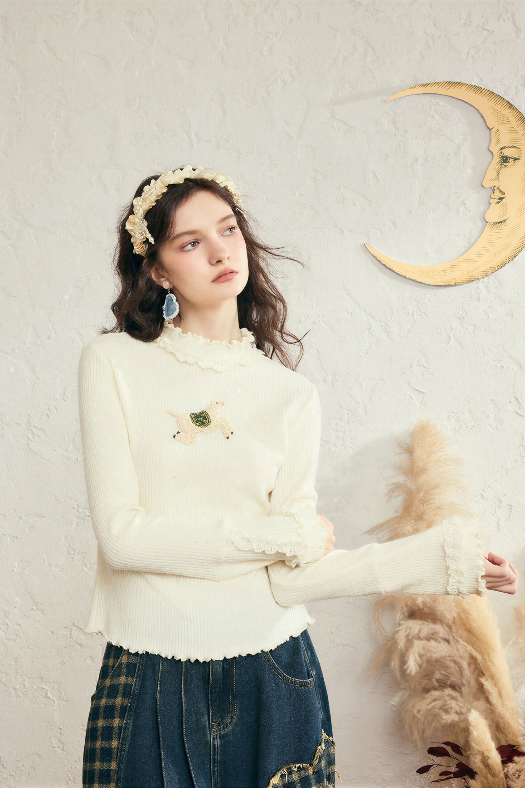 Lace-trimmed base layer T-shirt