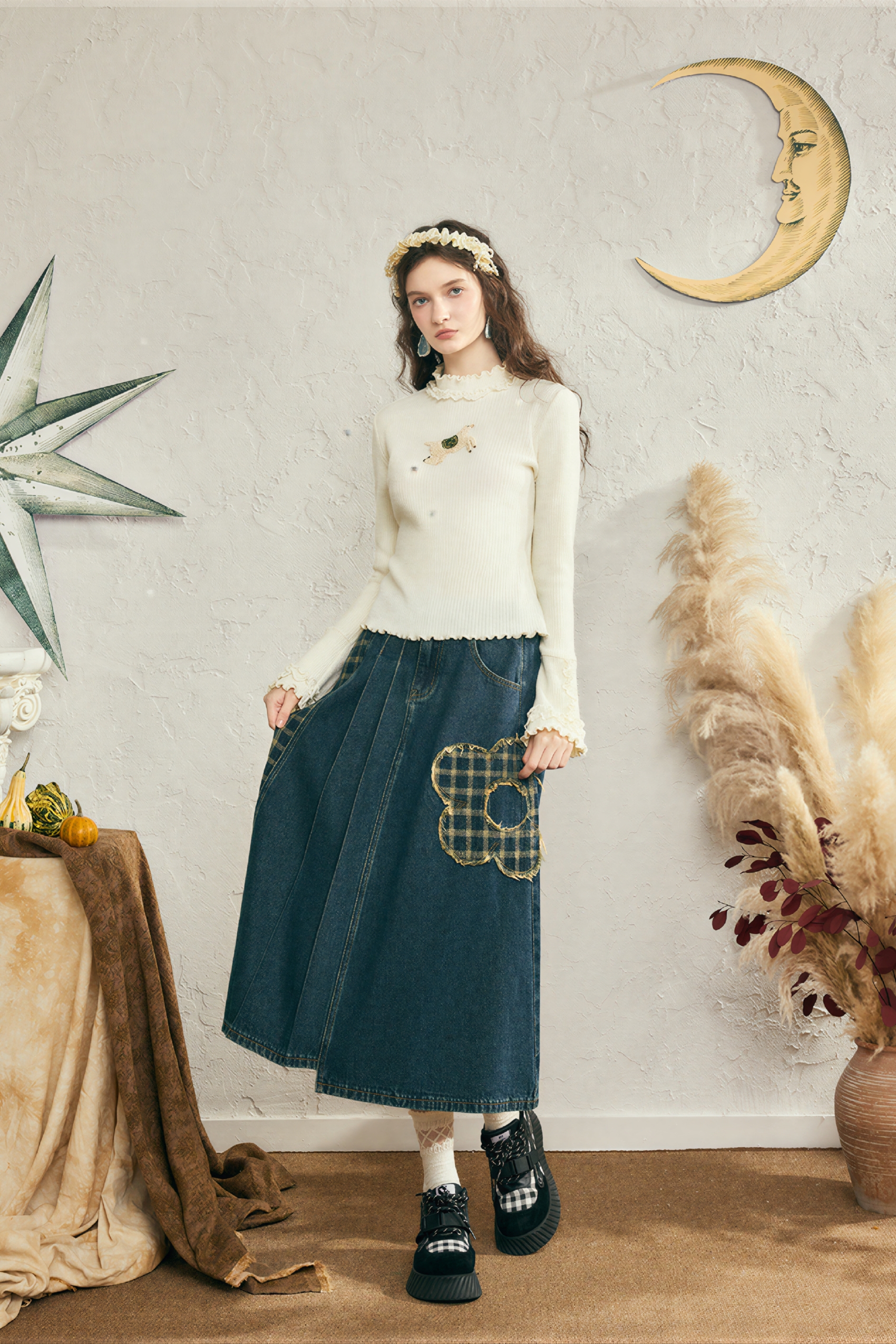 Lace-trimmed base layer T-shirt