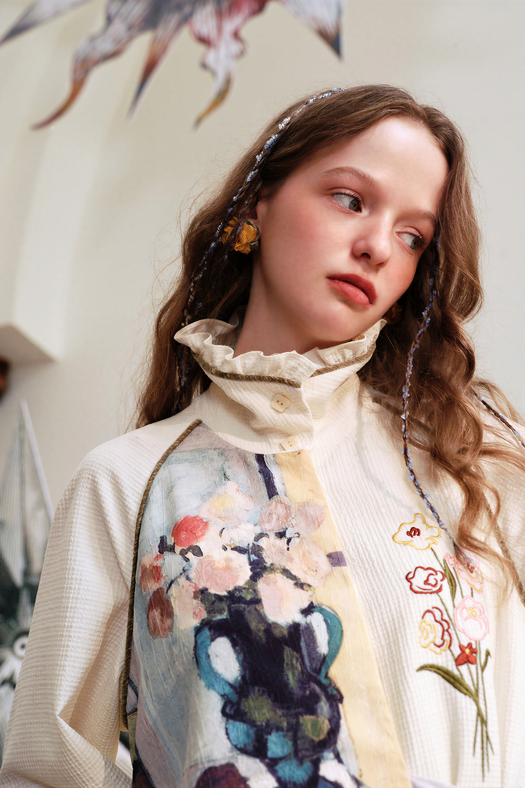 Black loose-fitting long-sleeved dress