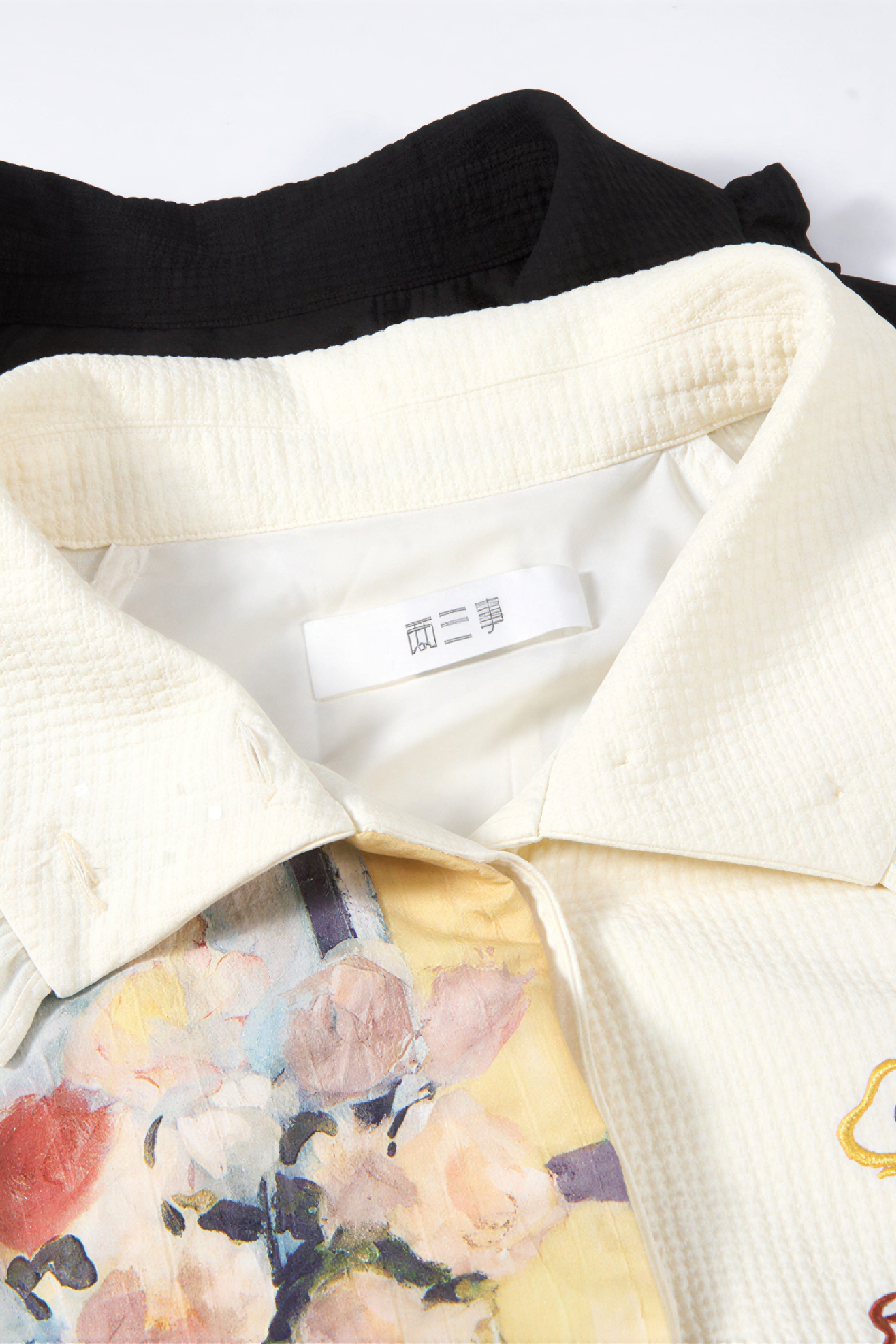 Black loose-fitting long-sleeved dress