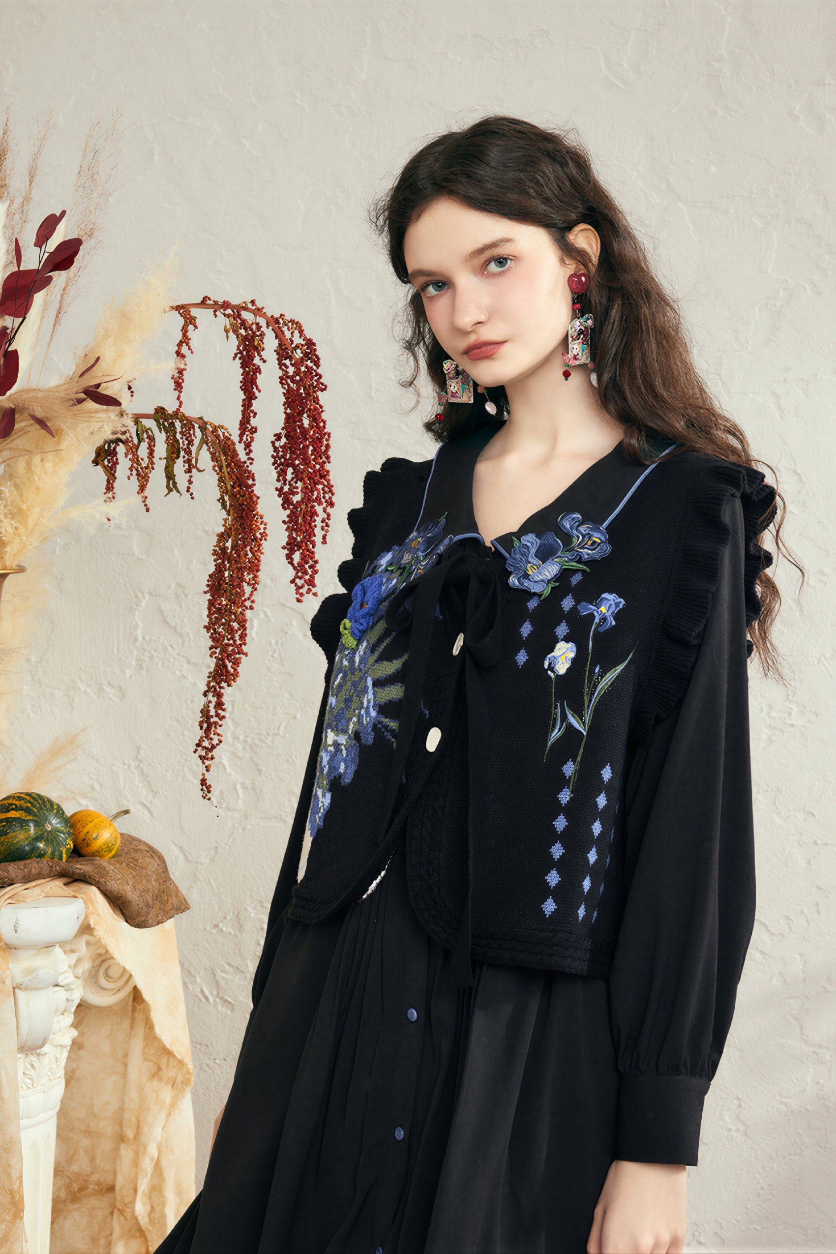 Van Gogh-Inspired V-Neck Sleeveless Knit Top