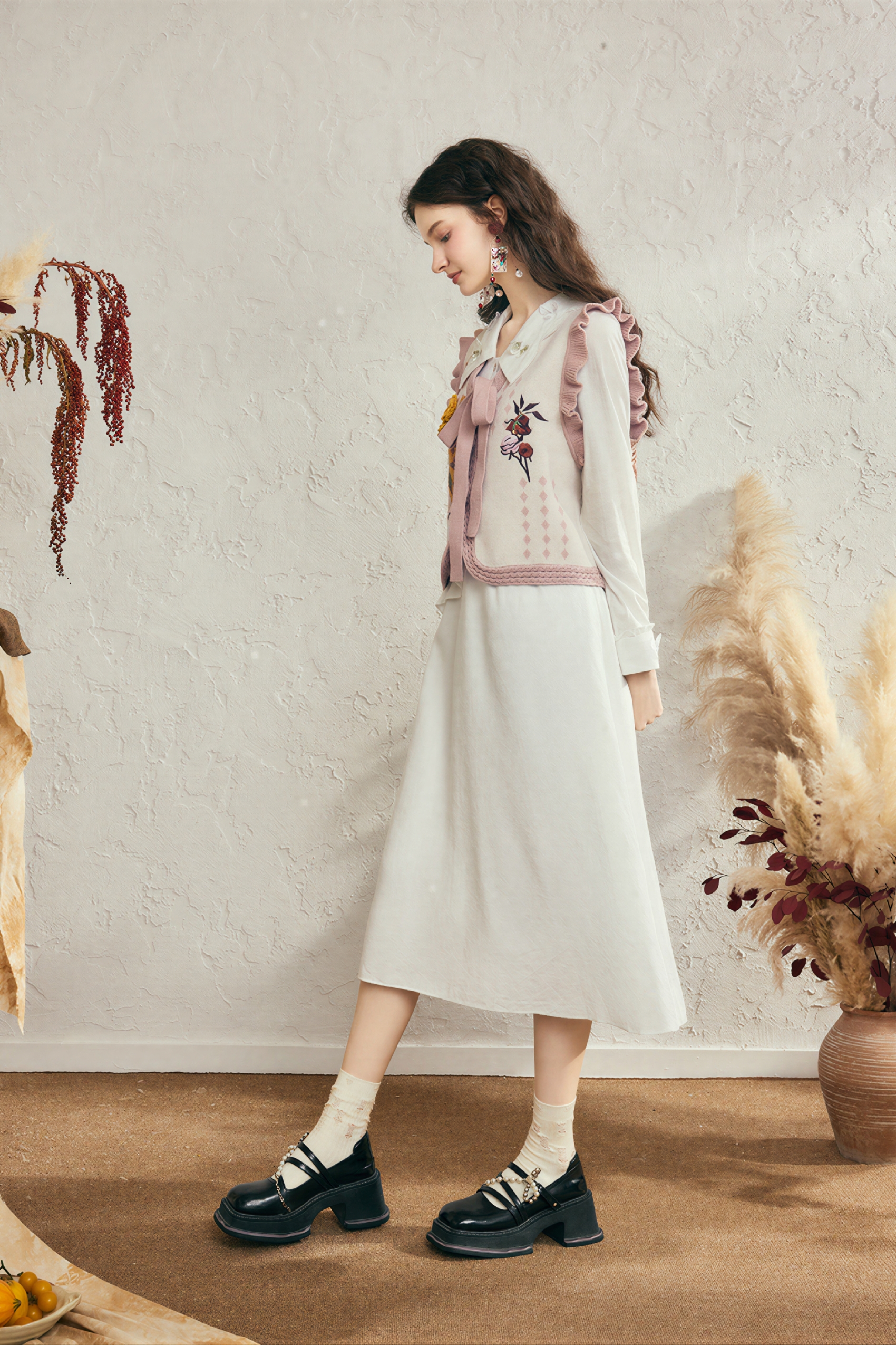 Van Gogh-Inspired V-Neck Sleeveless Knit Top