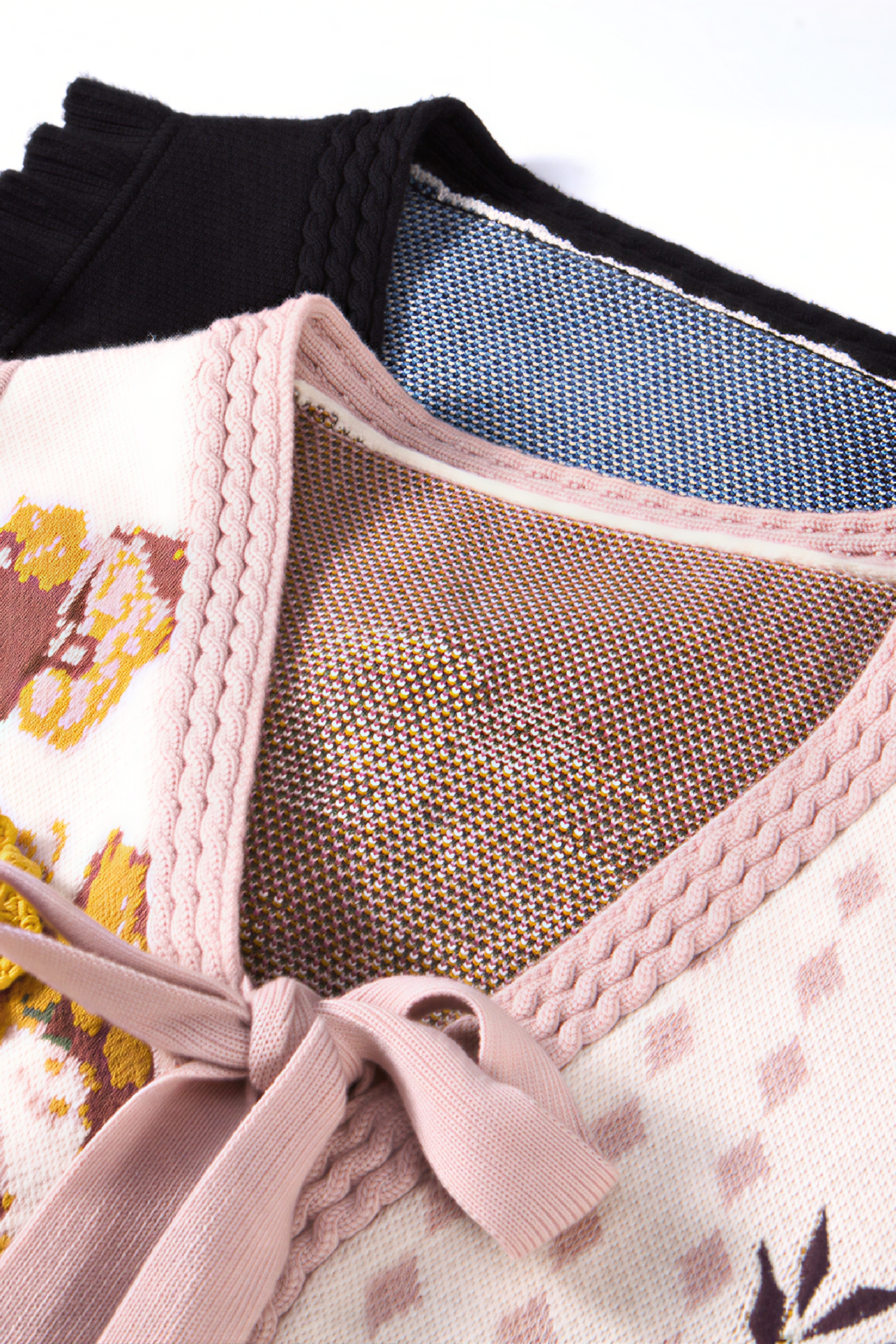 Van Gogh-Inspired V-Neck Sleeveless Knit Top