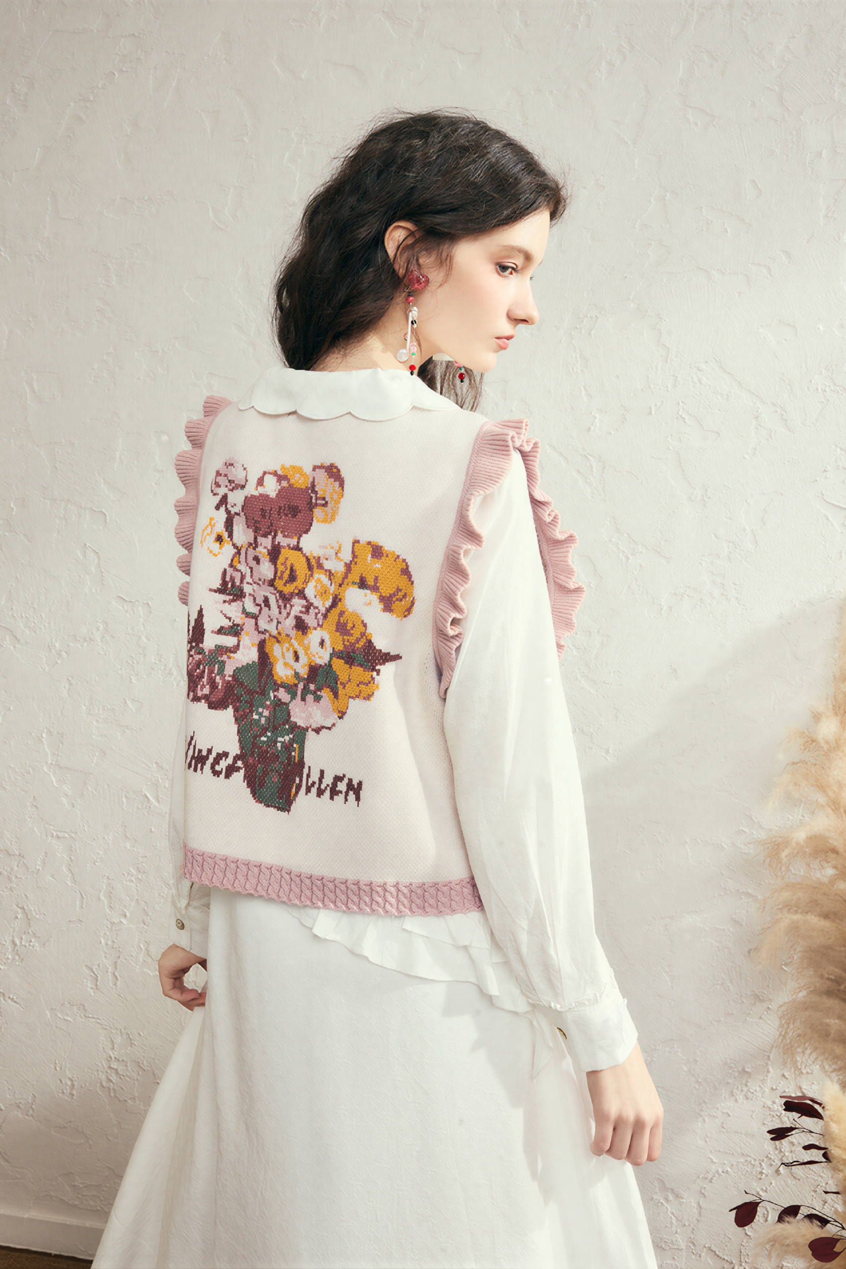 Van Gogh-Inspired V-Neck Sleeveless Knit Top