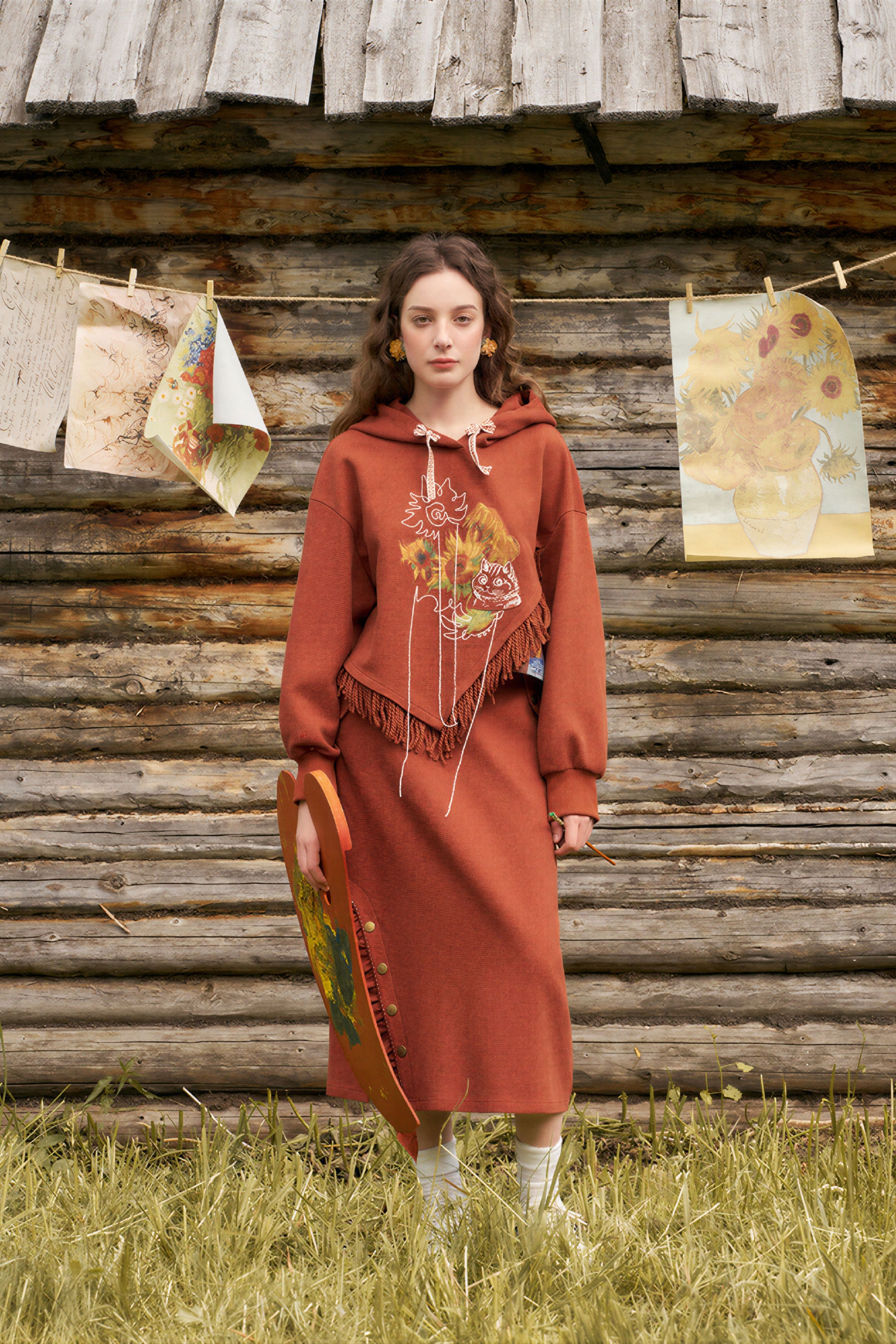 Short hooded sweatshirt