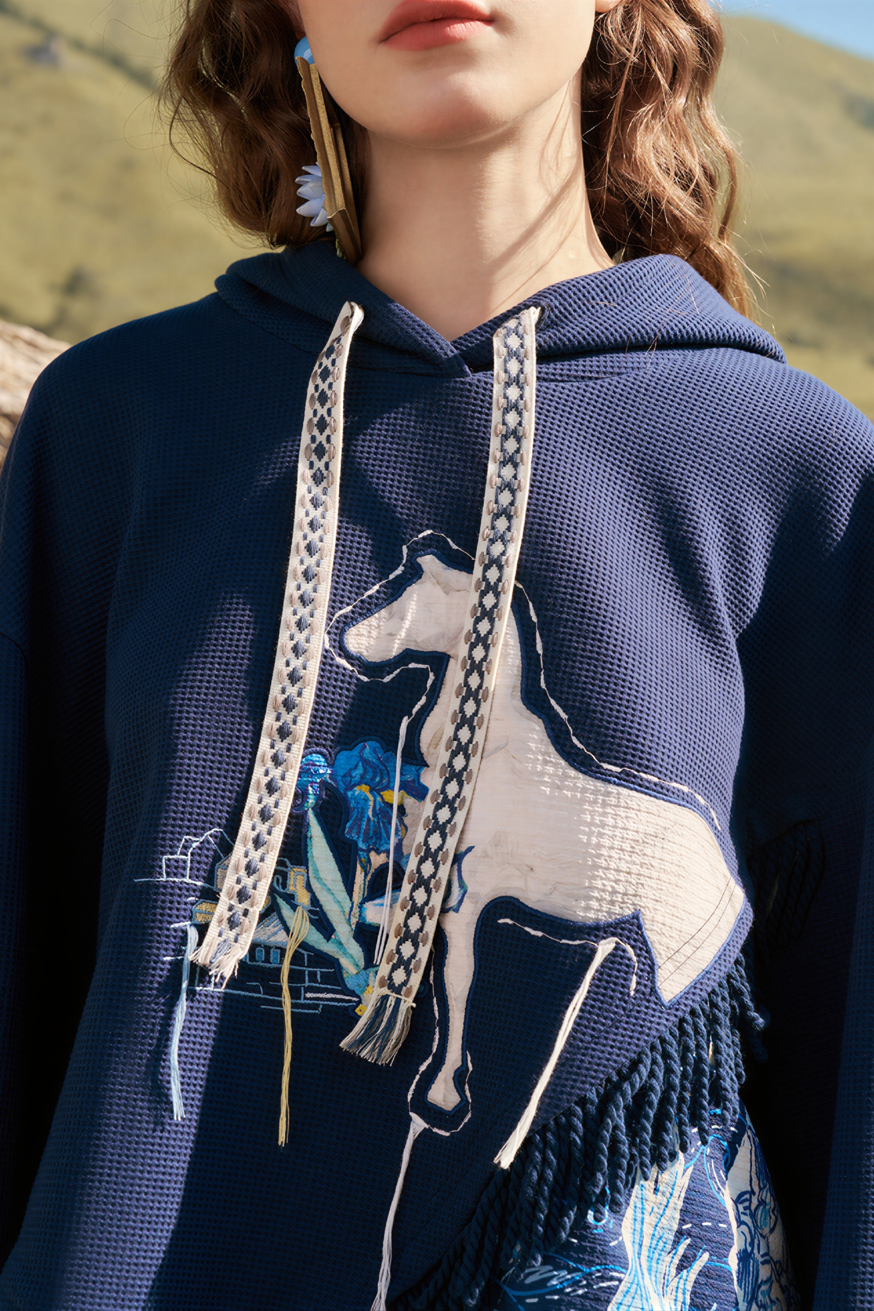 Short hooded sweatshirt