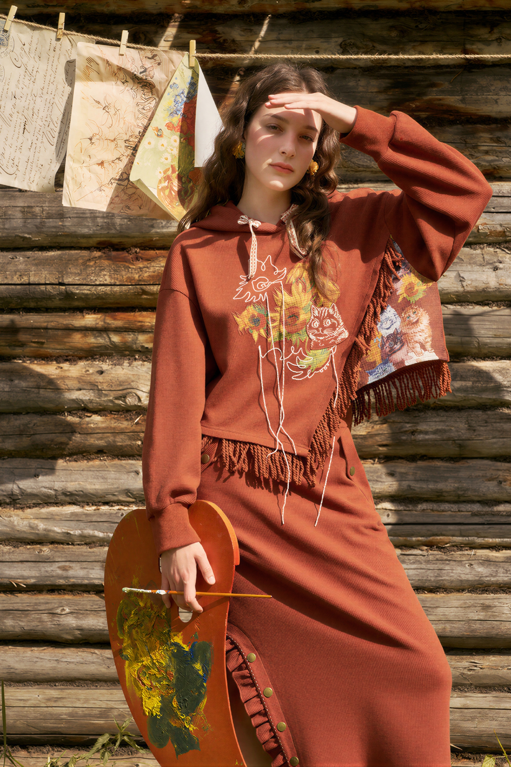 Short hooded sweatshirt