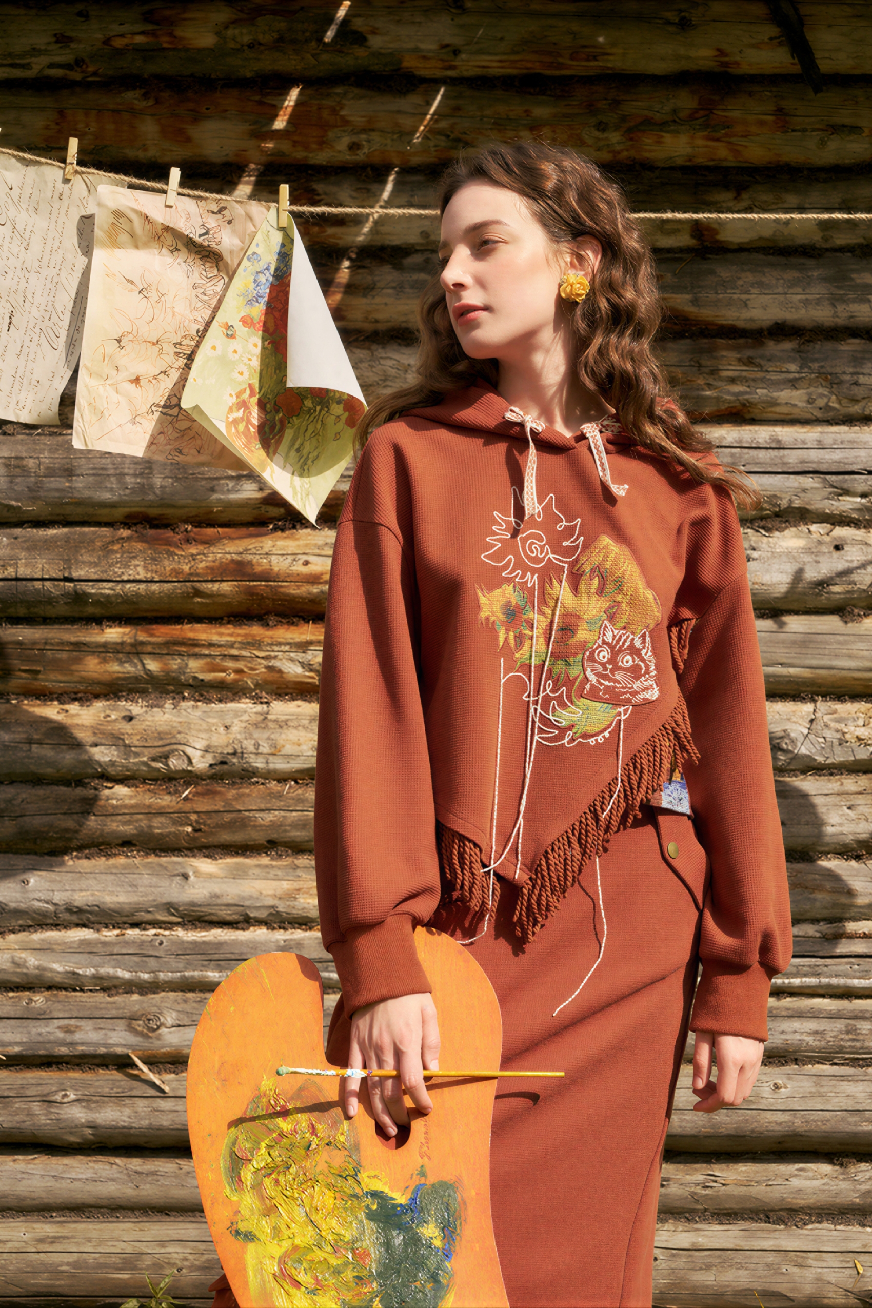 Short hooded sweatshirt