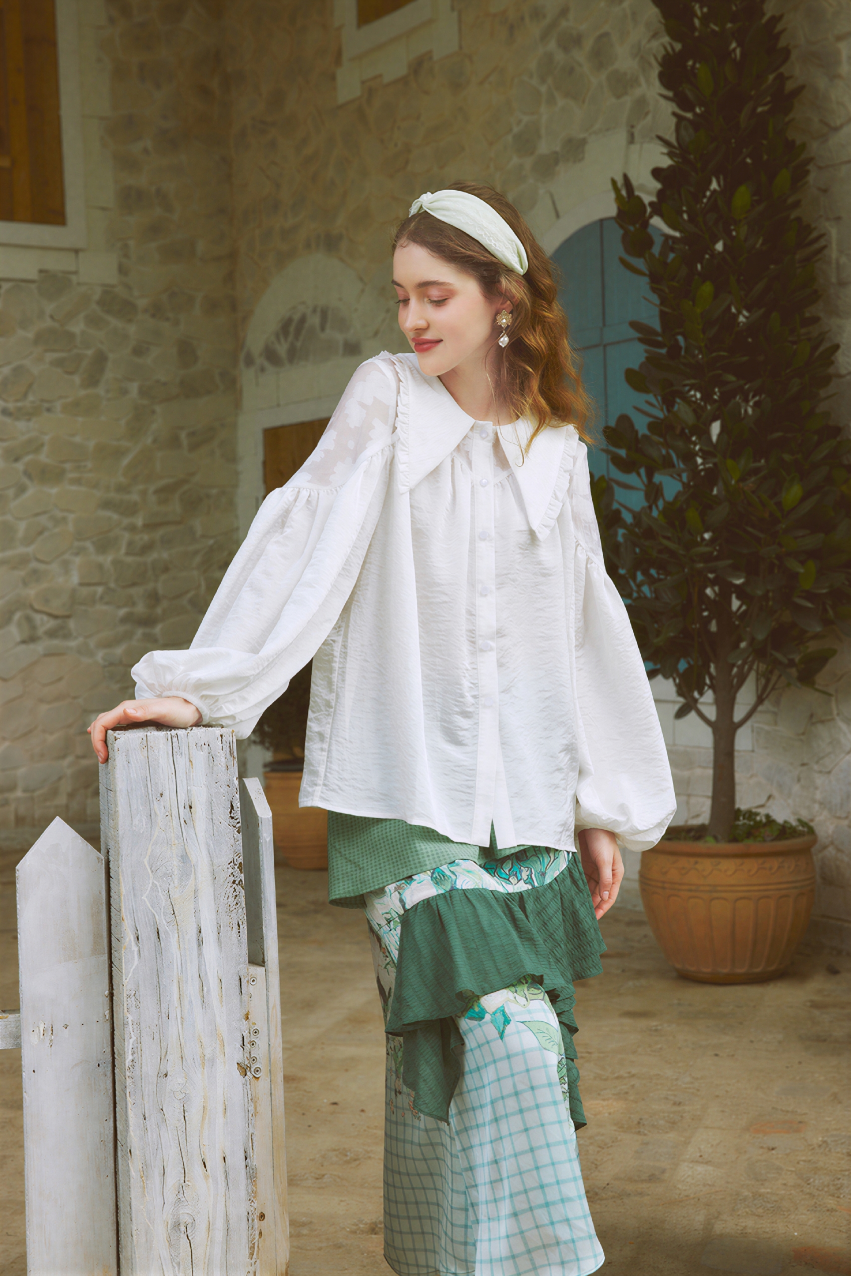 French-style lantern sleeve shirt