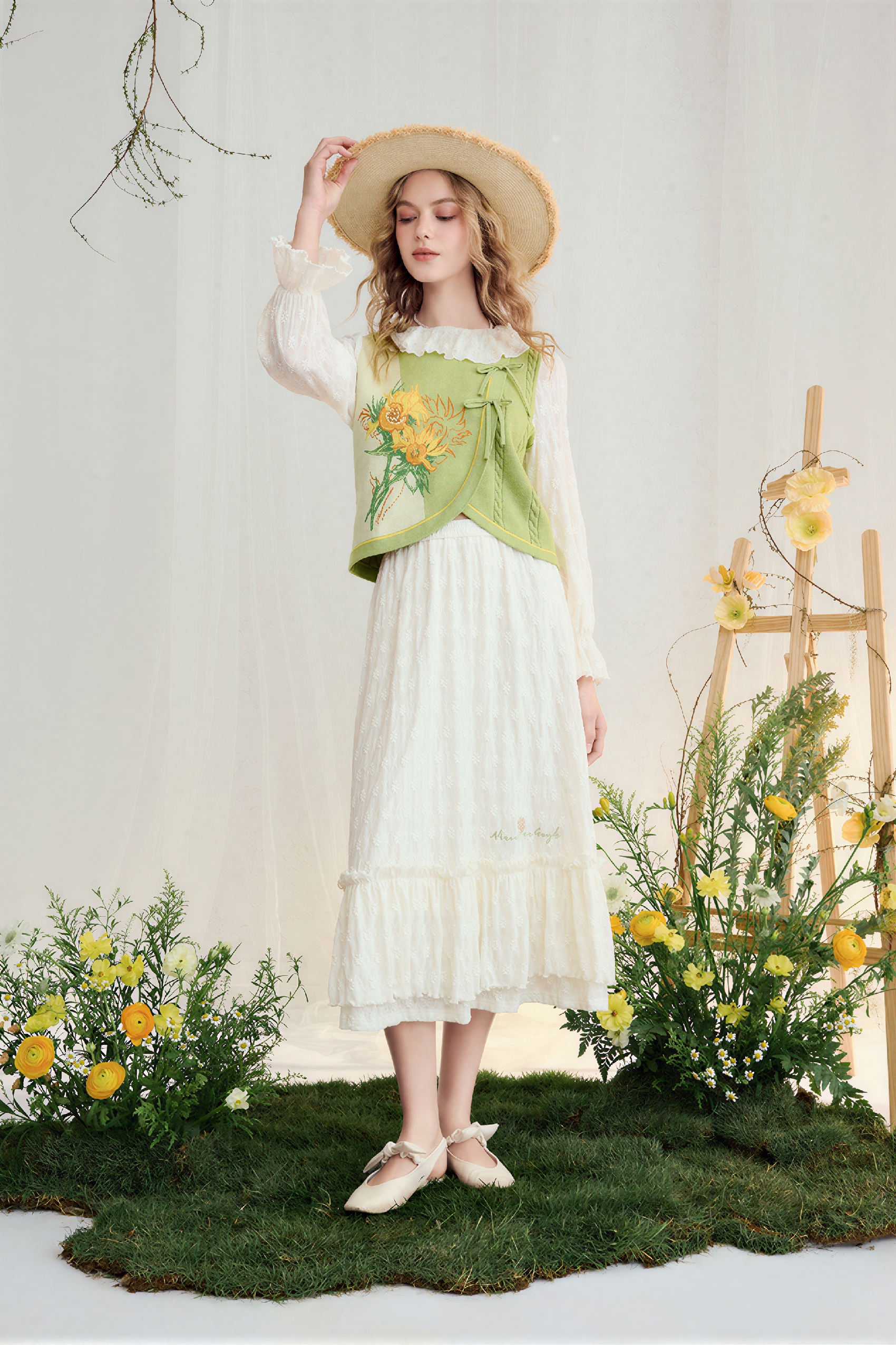 Van Gogh-Inspired Vintage White Lace Skirt