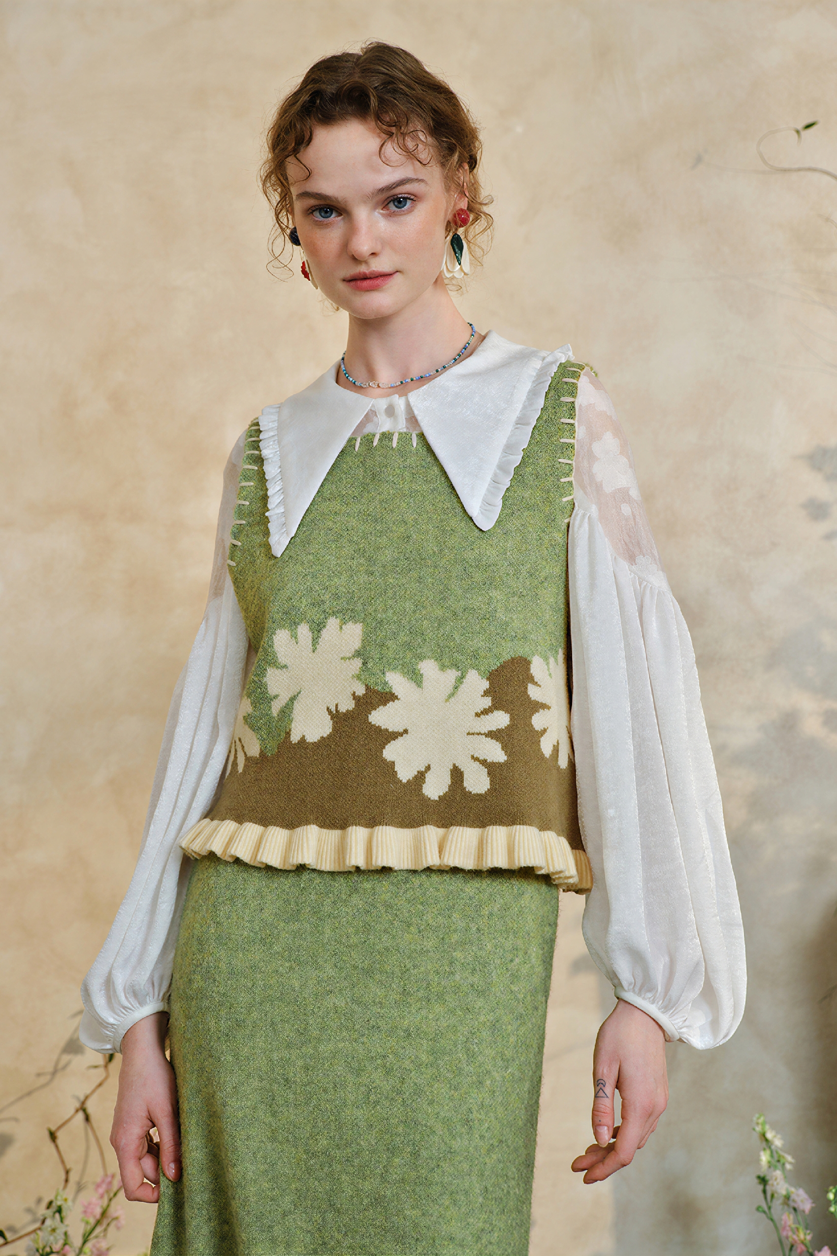 Cropped Knit Sweater Vest