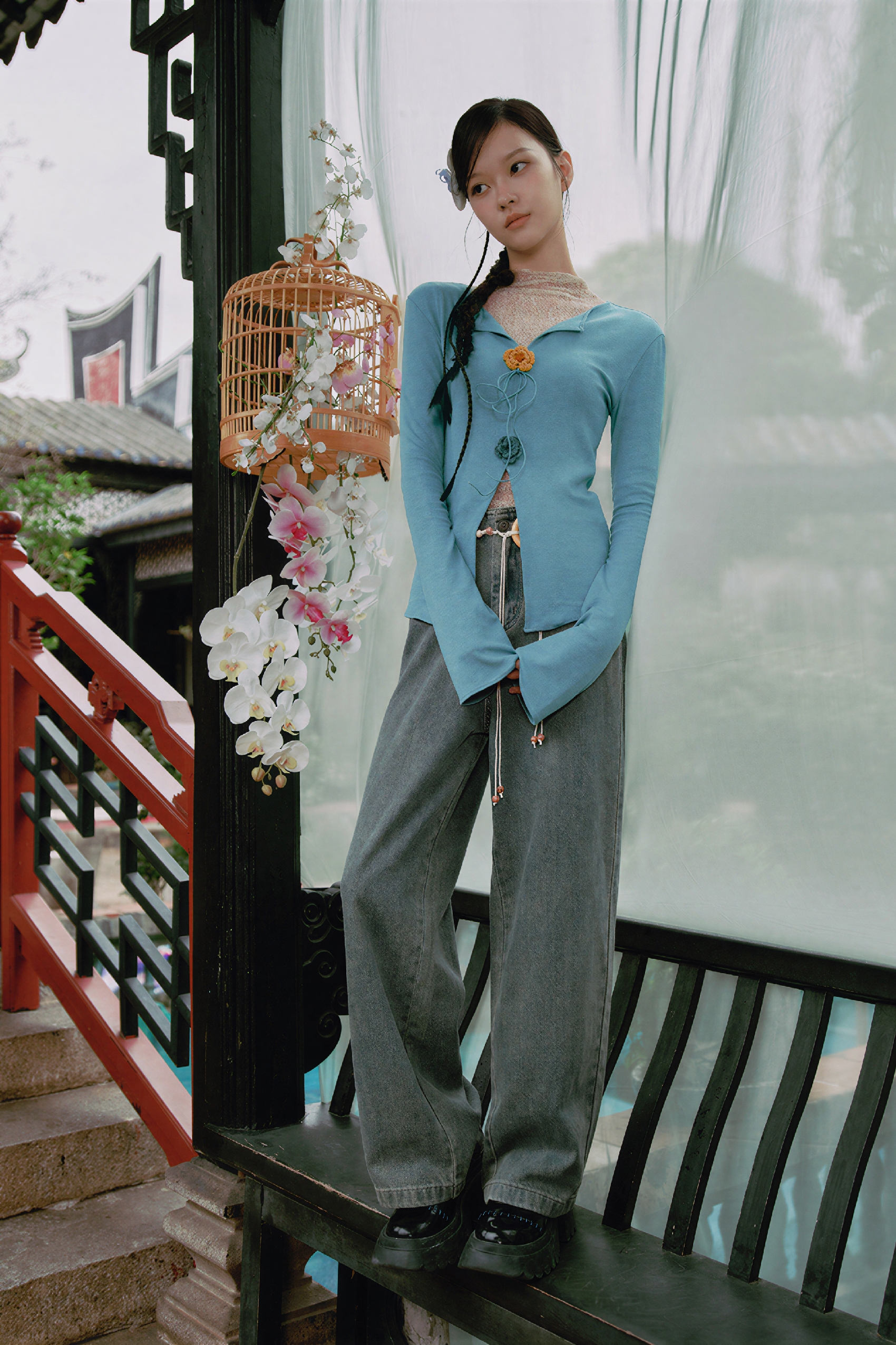 Modern Chinese-Inspired V-Neck Long-Sleeve Top