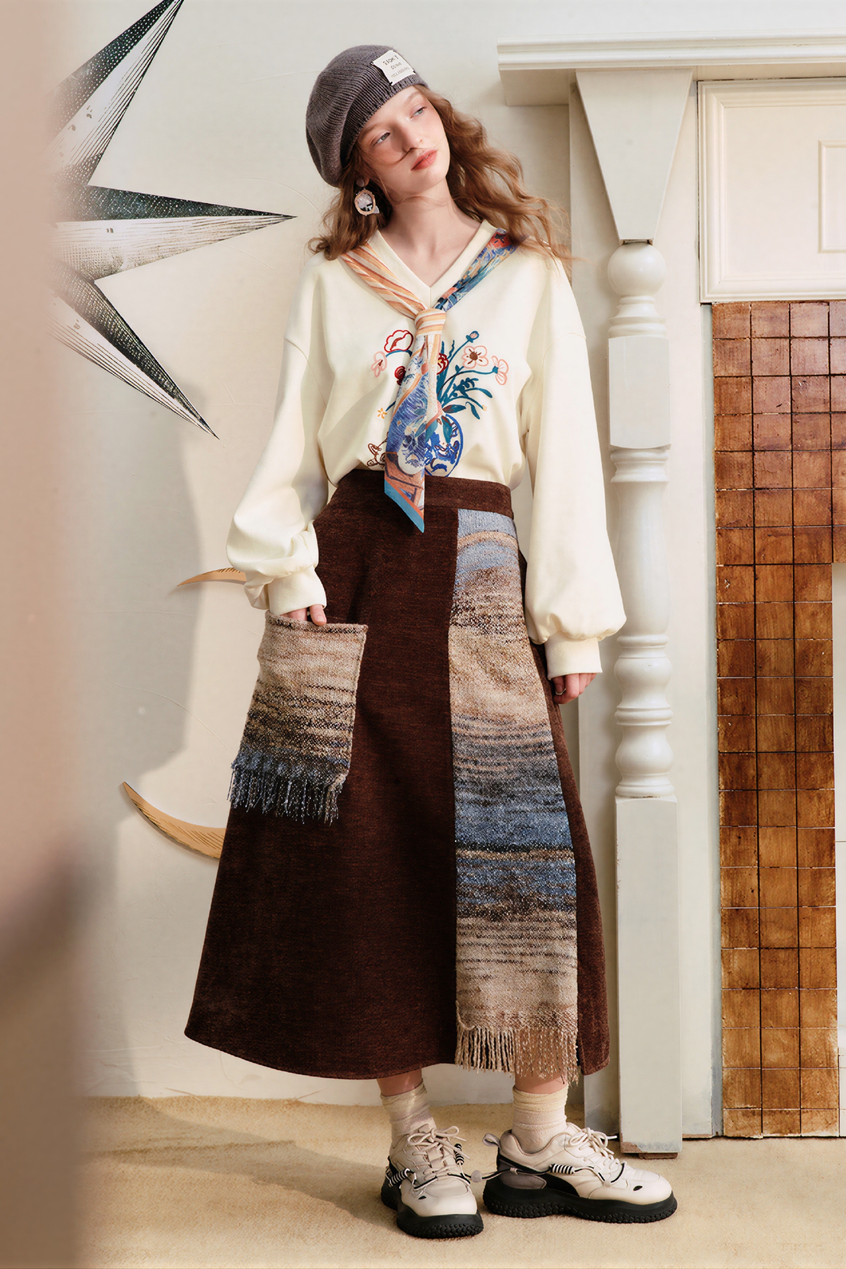 Retro Print Tie-Waist V-Neck T-Shirt