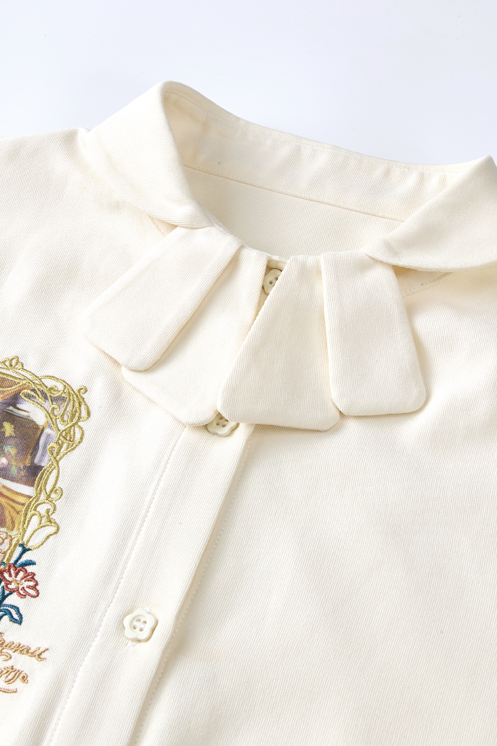 Embroidered long-sleeved shirt