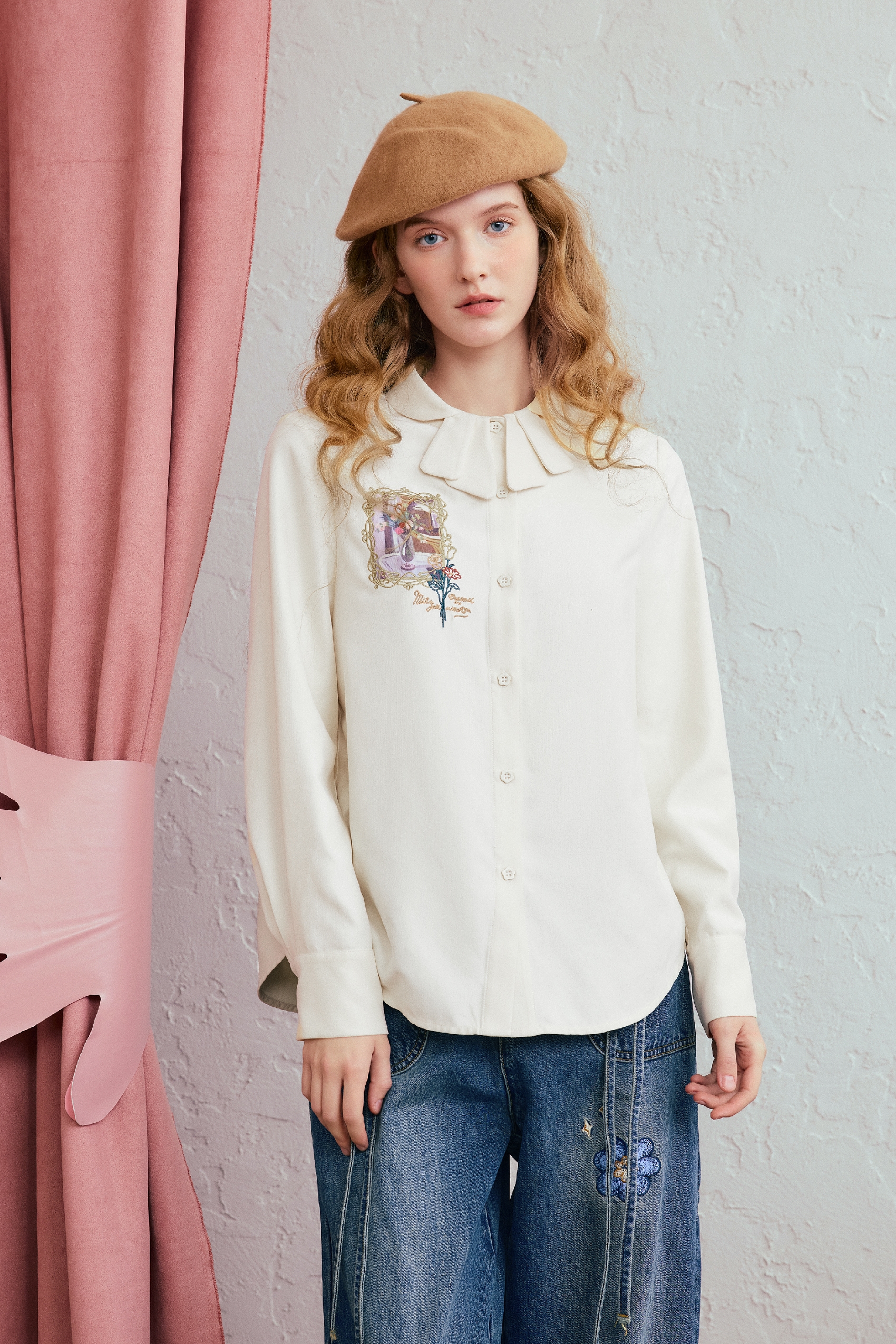 Embroidered long-sleeved shirt