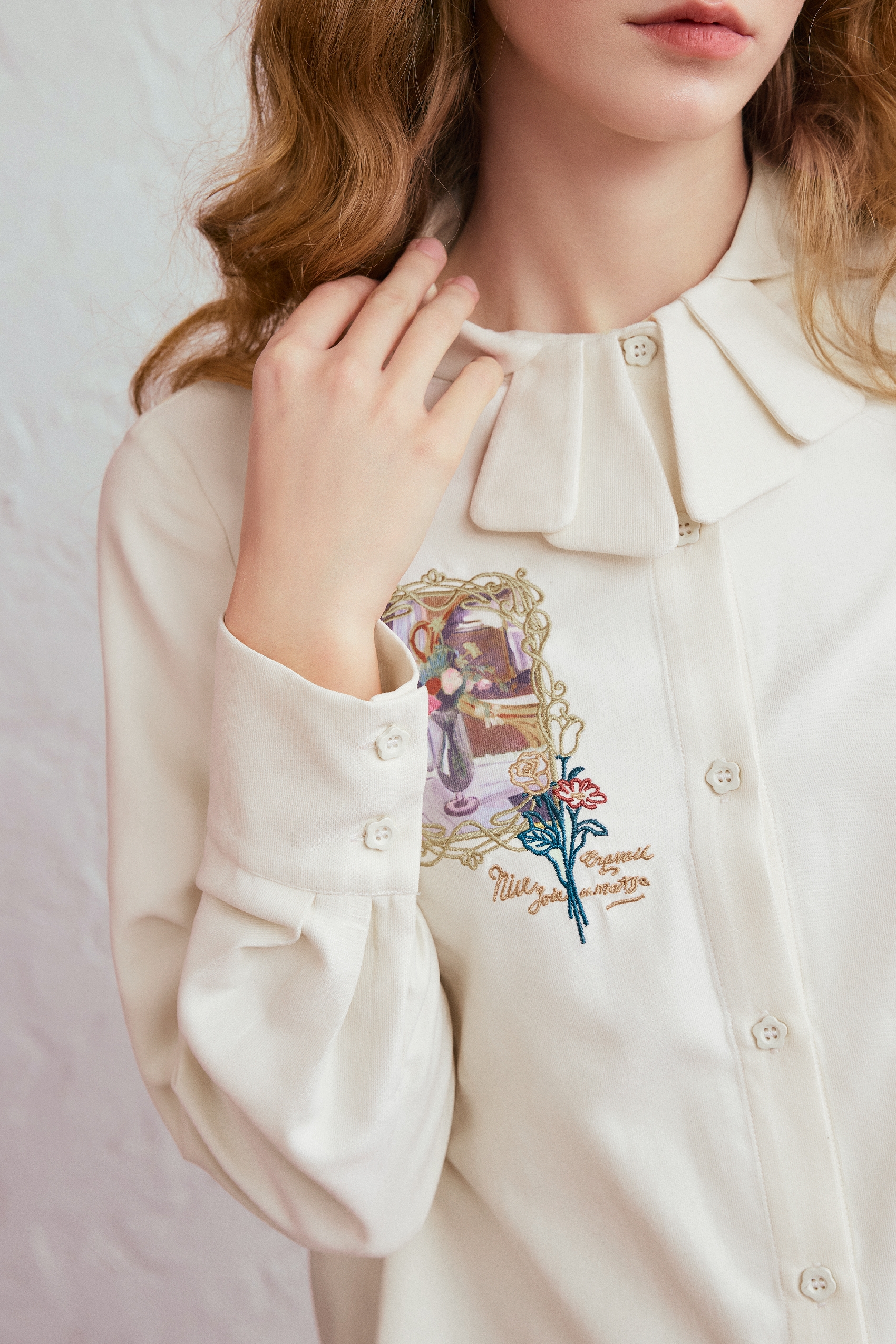 Embroidered long-sleeved shirt