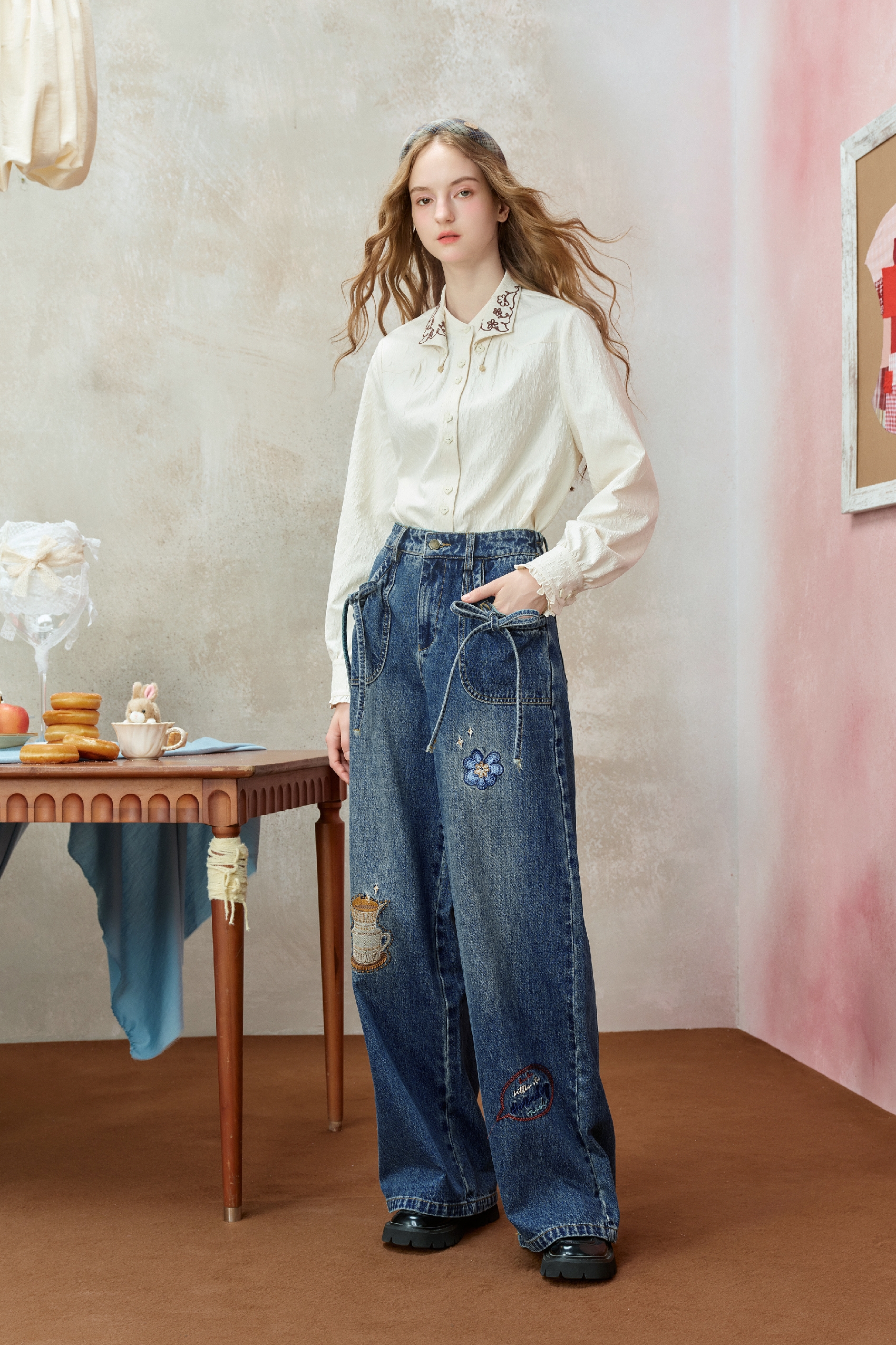 Embroidered casual denim pants