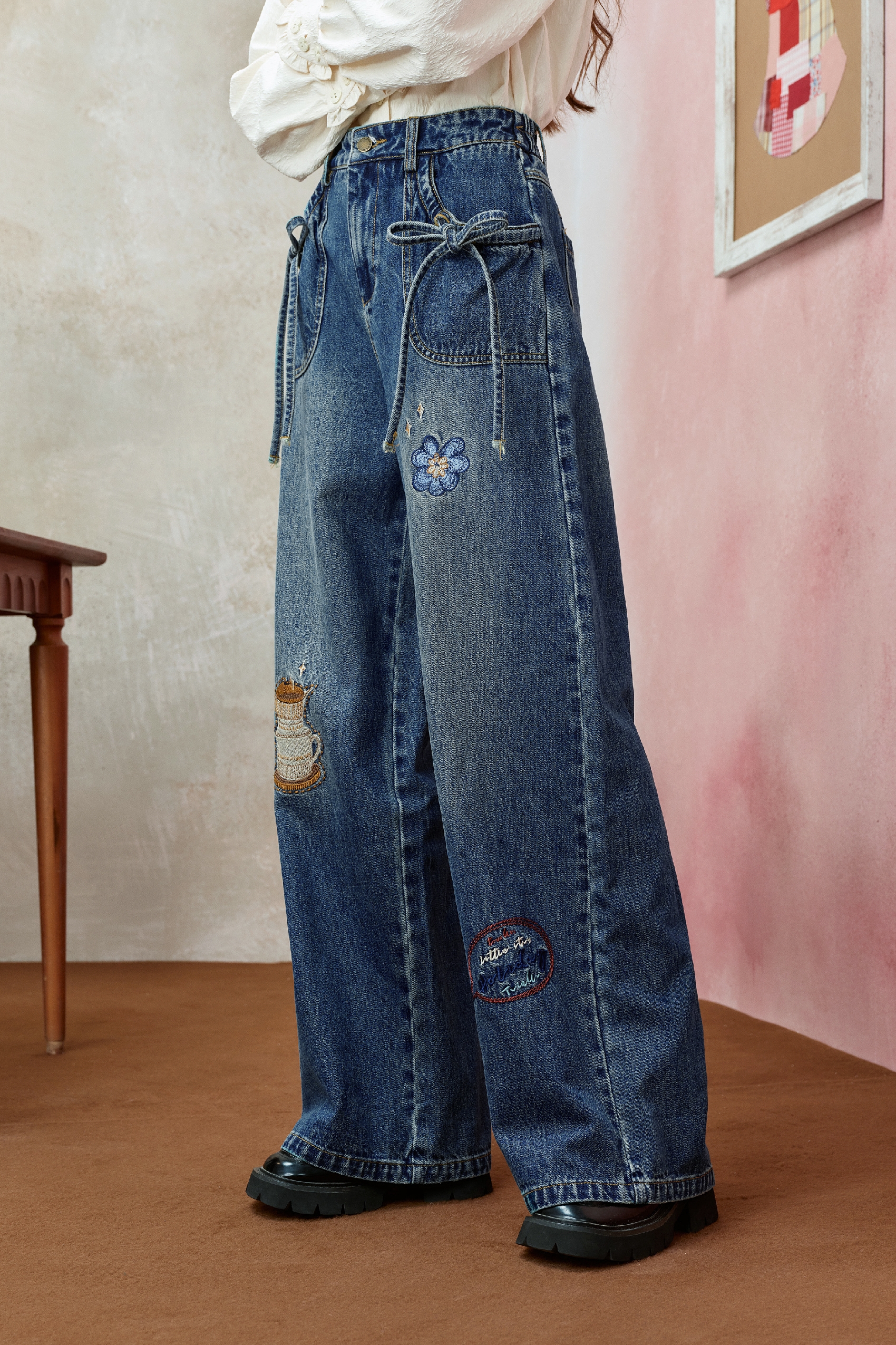 Embroidered casual denim pants