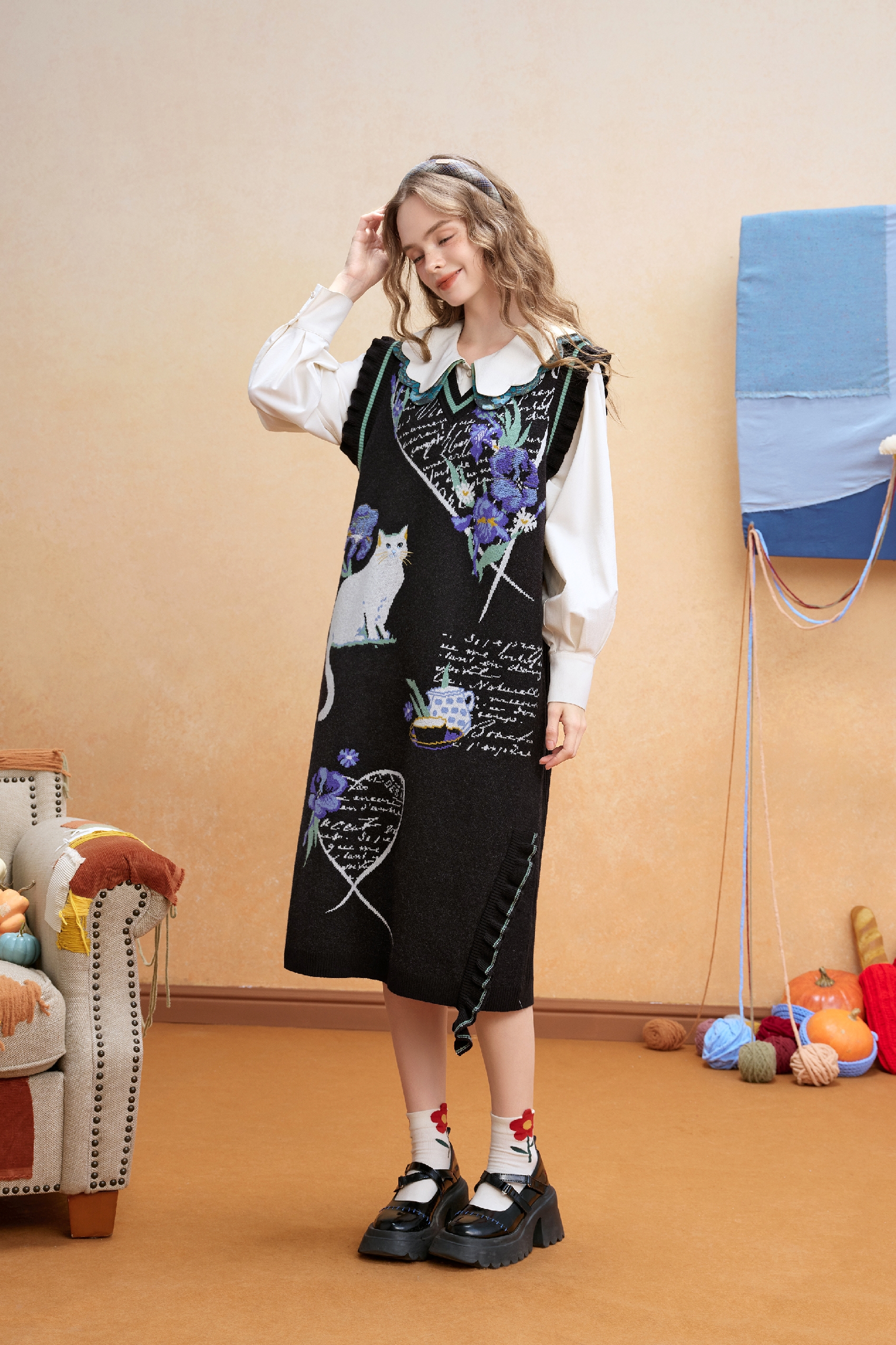 Van Gogh-Inspired Black Vintage V-Neck Sleeveless Knit Dress