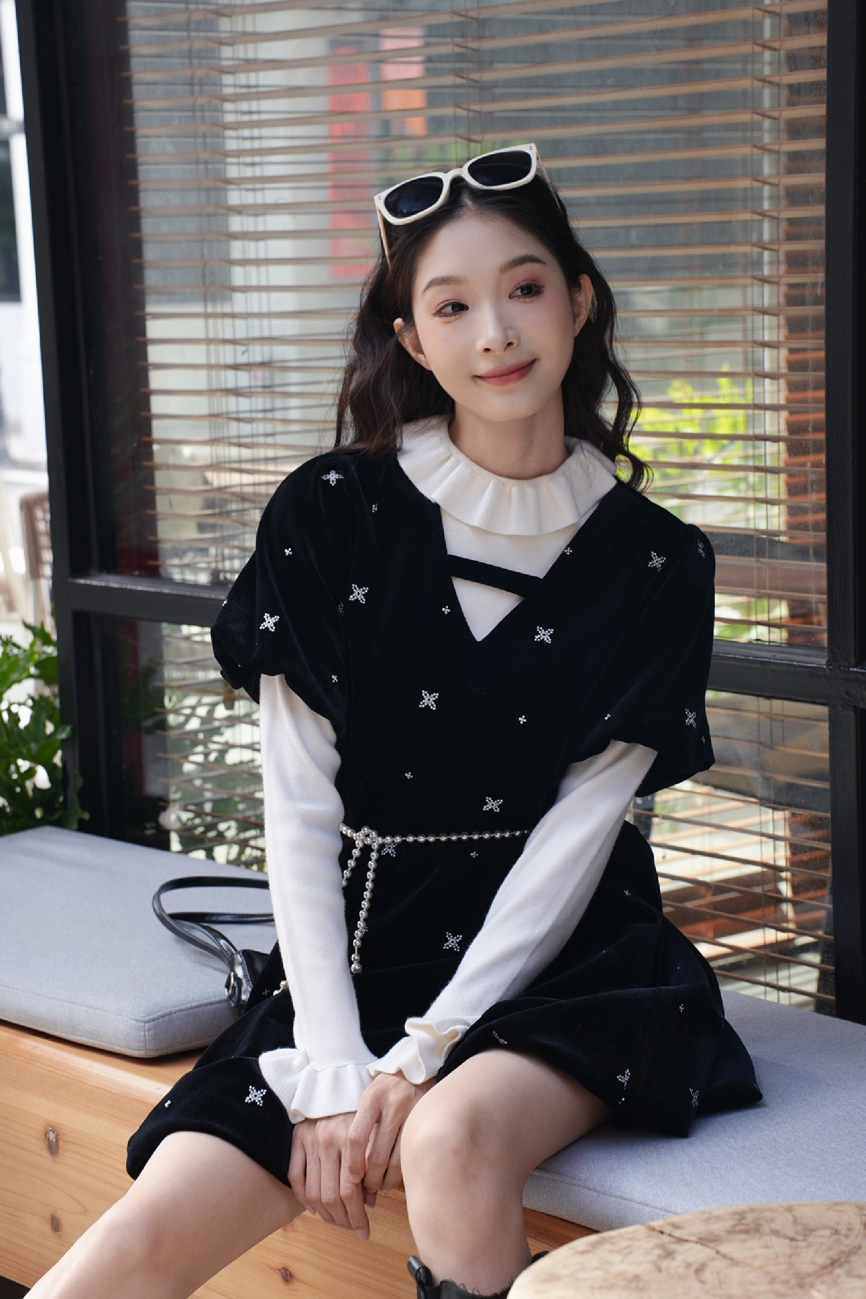 Vintage Floral Embroidered Puff Sleeve Black Dress