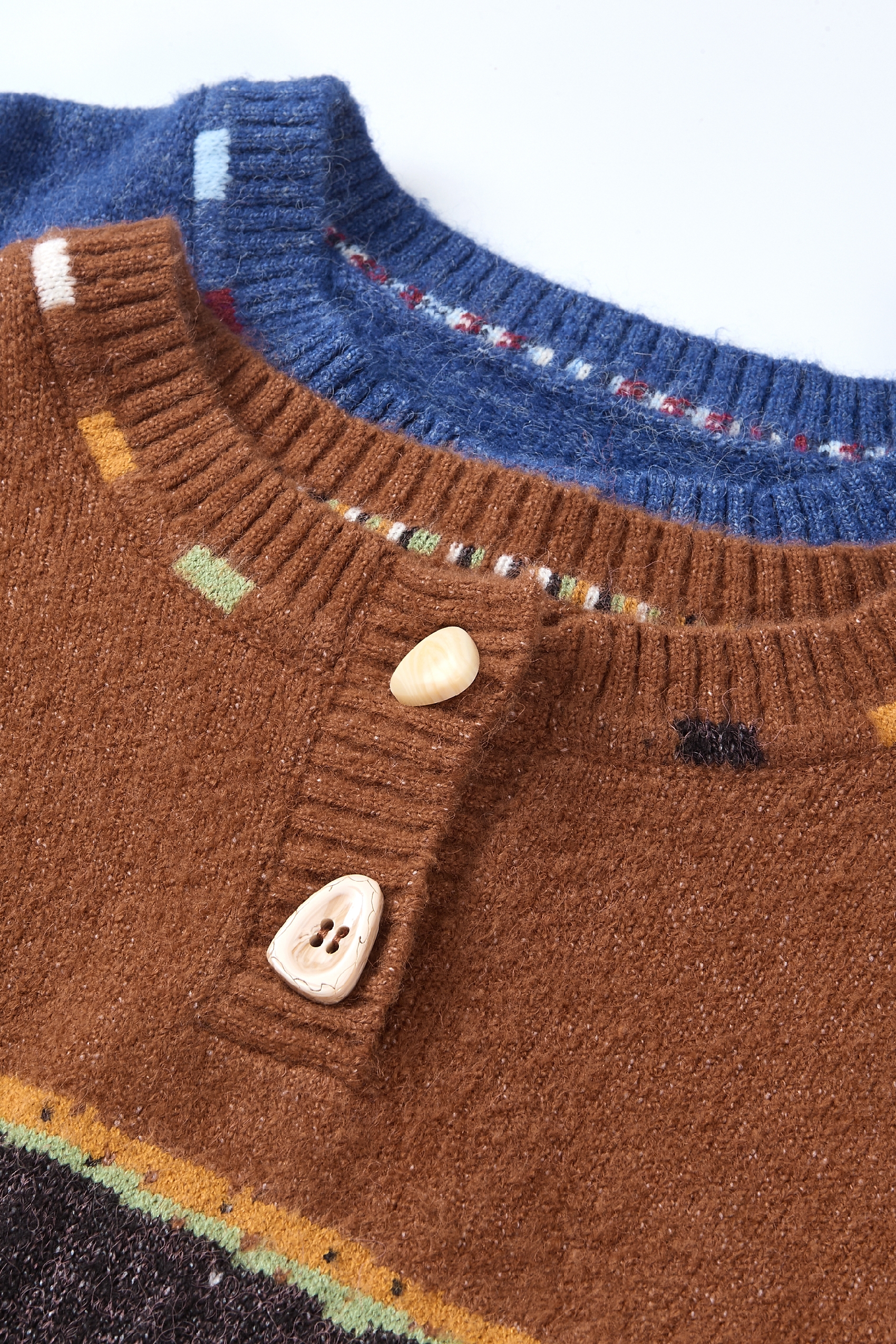 Round-neck jacquard sweater with tassels