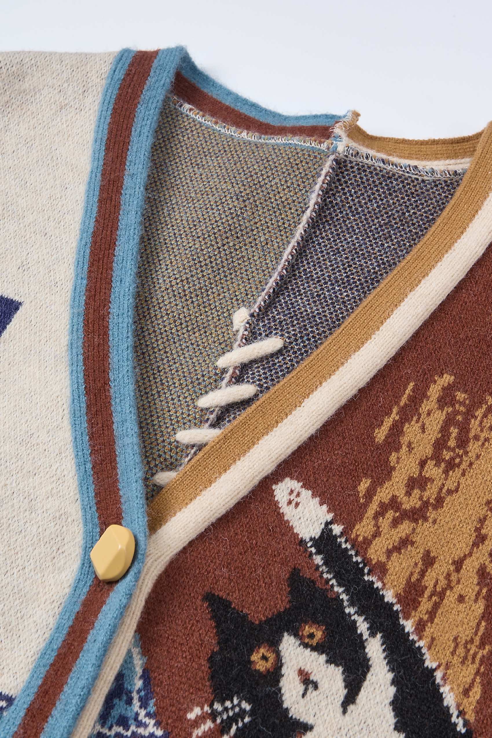 Medium-length knitted cardigan