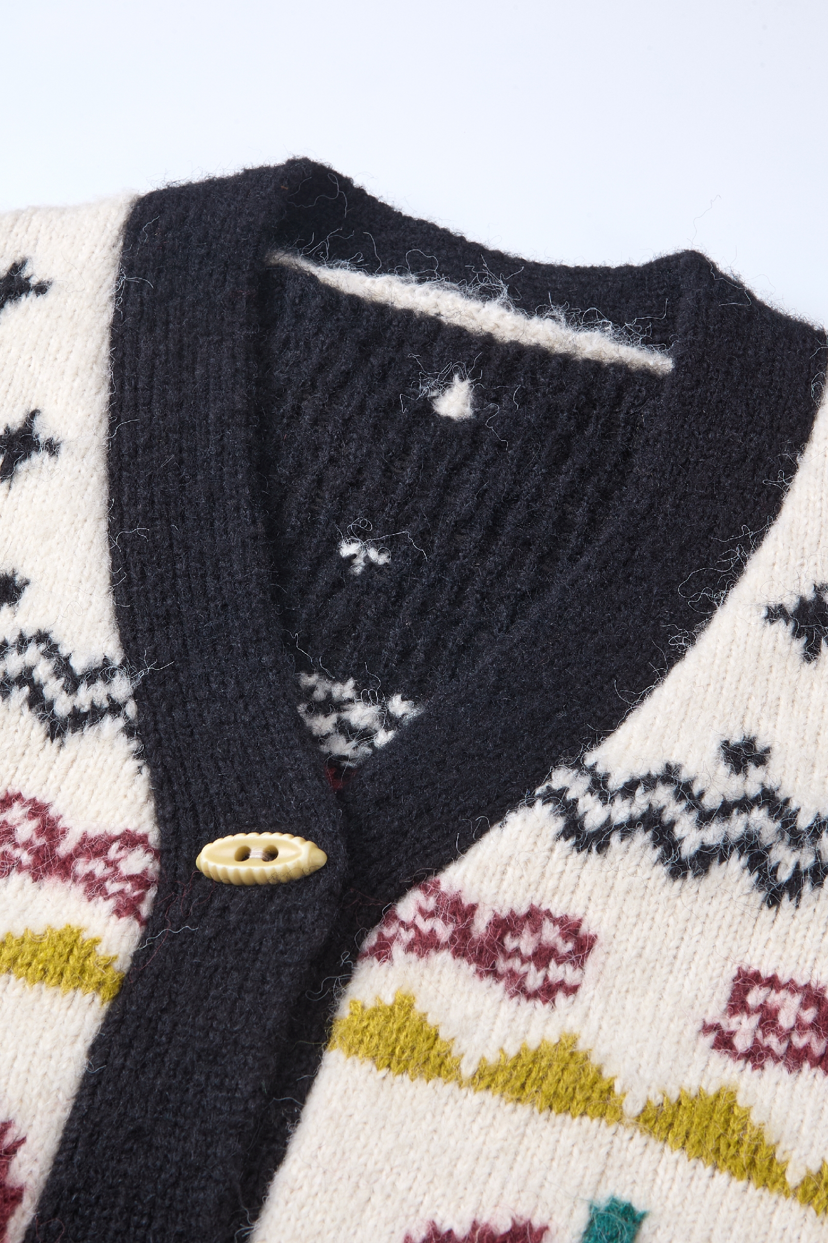 Casual long-sleeved knitted cardigan