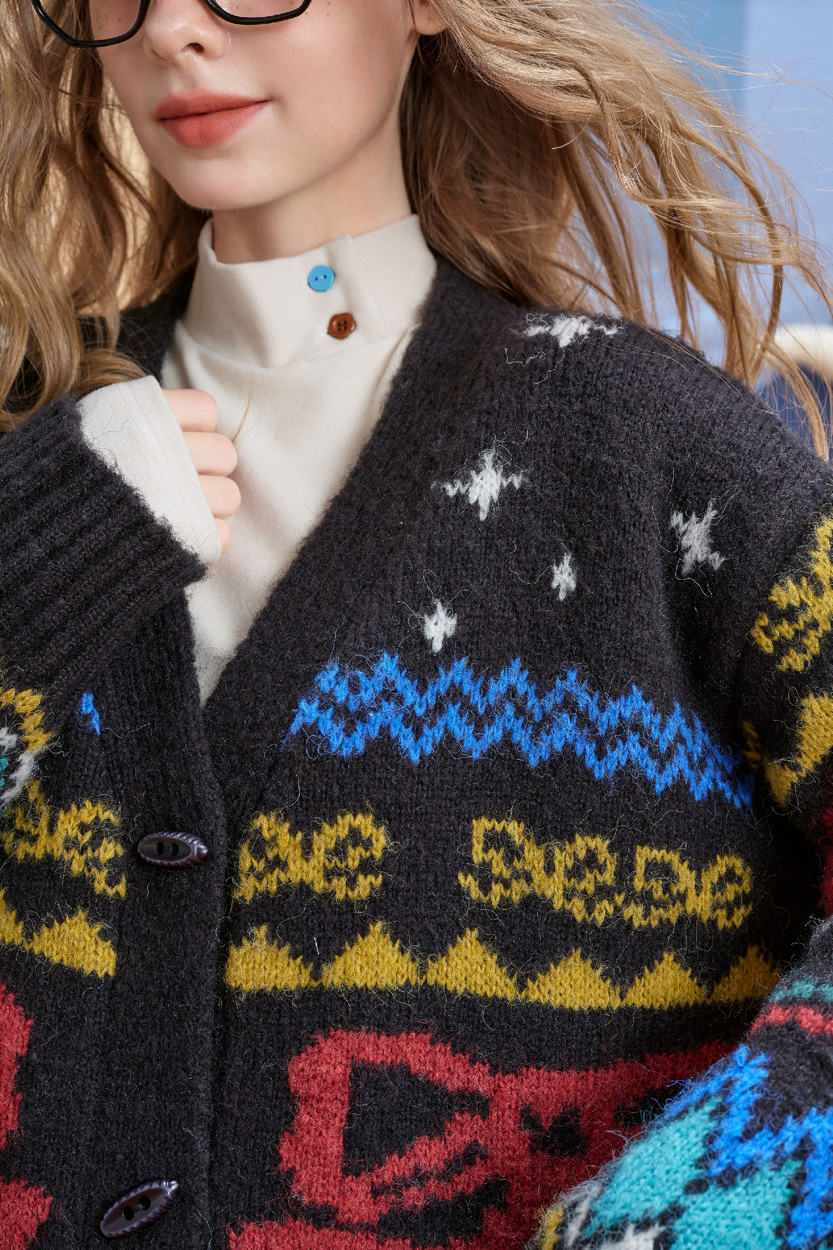 Casual long-sleeved knitted cardigan