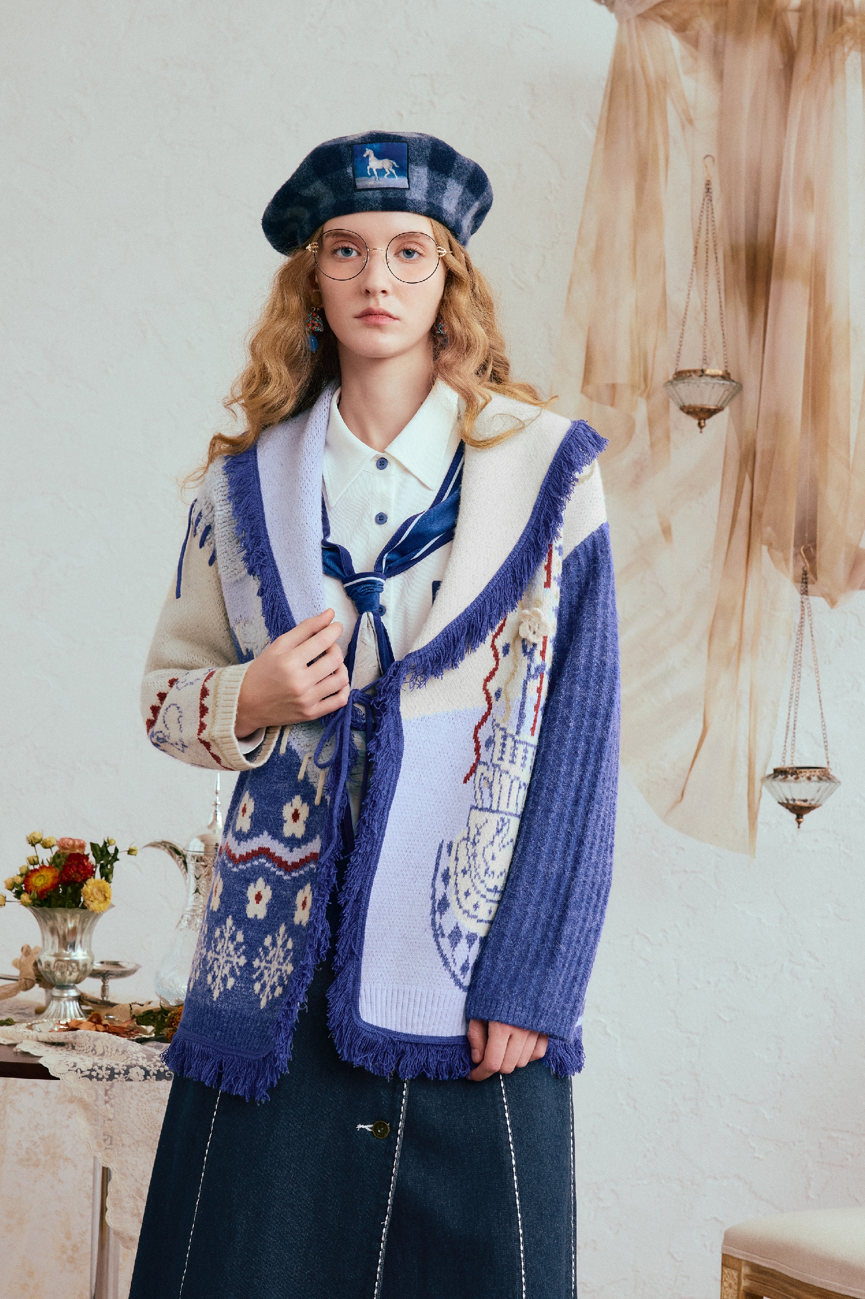 Blue loose-fitting knitted cardigan