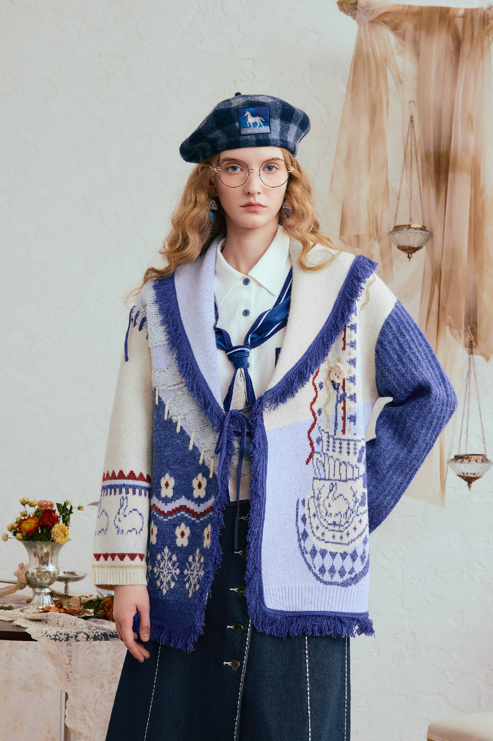 Blue loose-fitting knitted cardigan