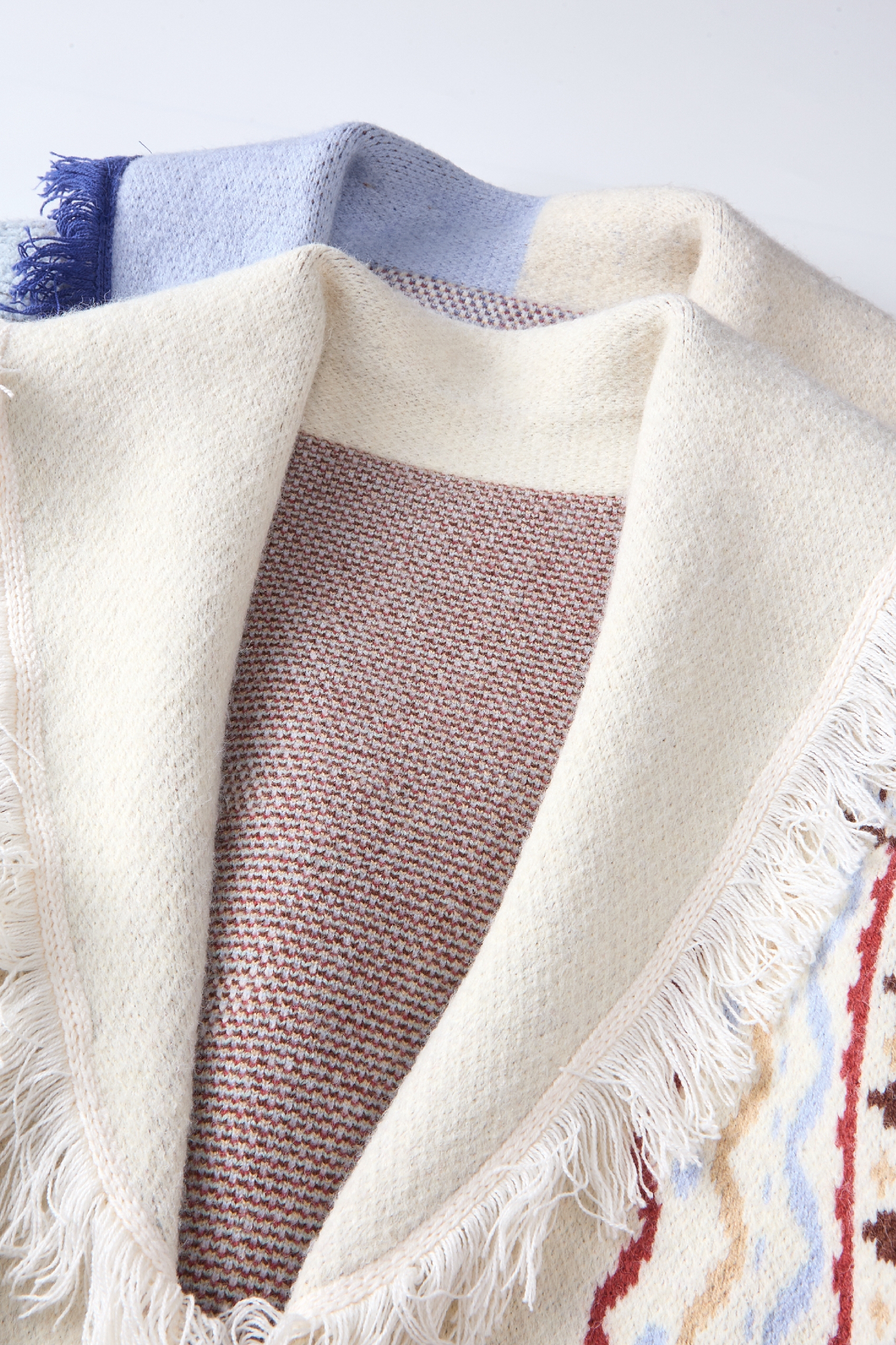 Blue loose-fitting knitted cardigan