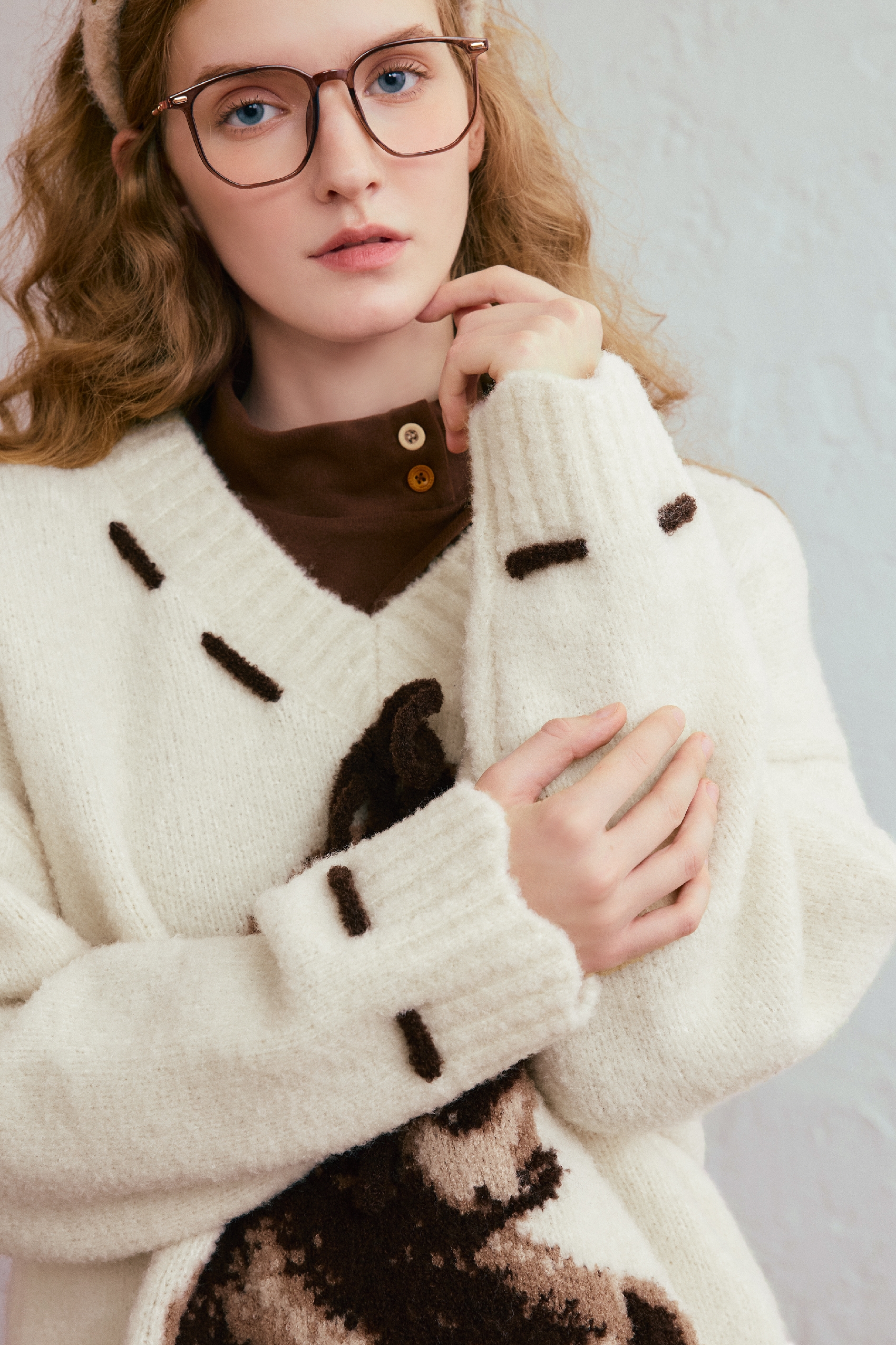 Pullover knitted sweater