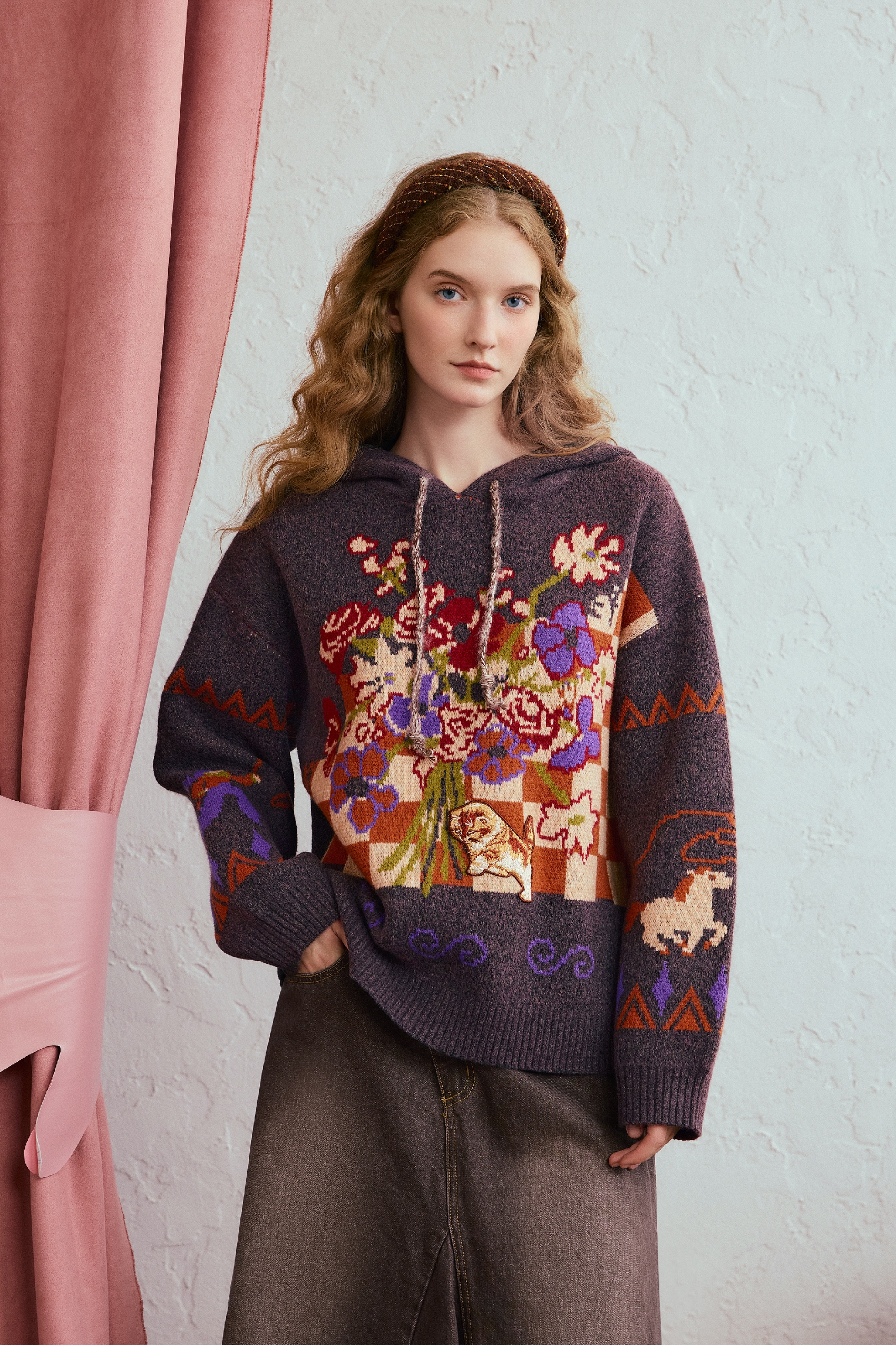 Pullover hooded knitted sweater