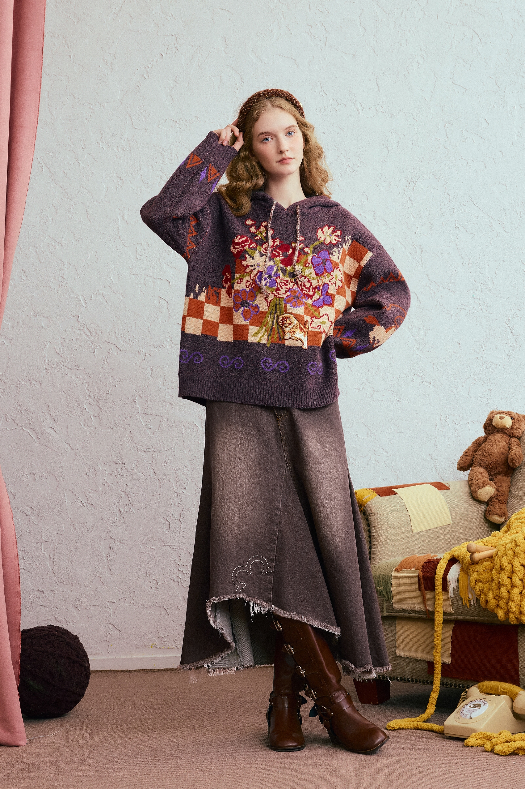 Pullover hooded knitted sweater