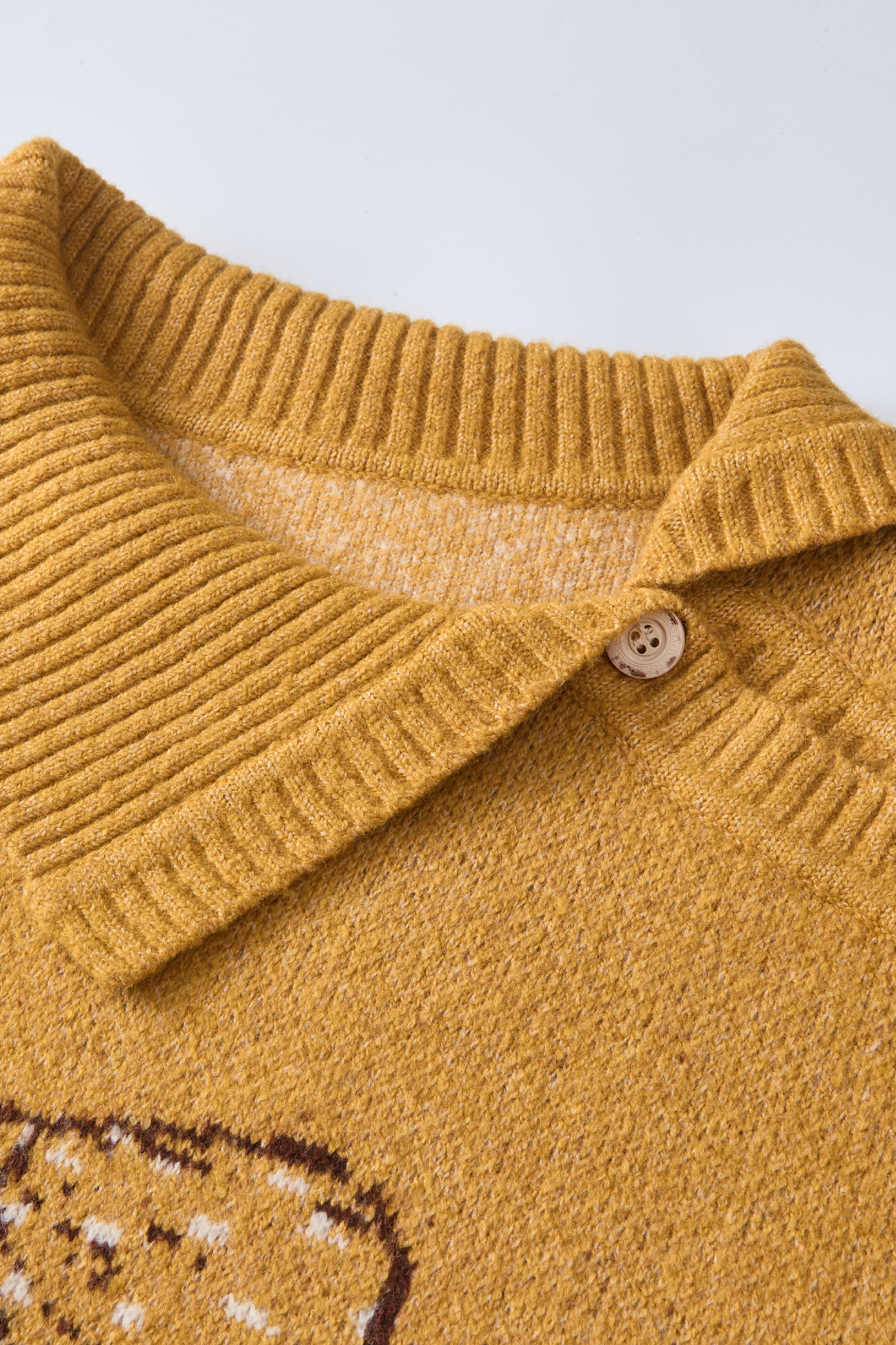 Lazy style lapel sweater