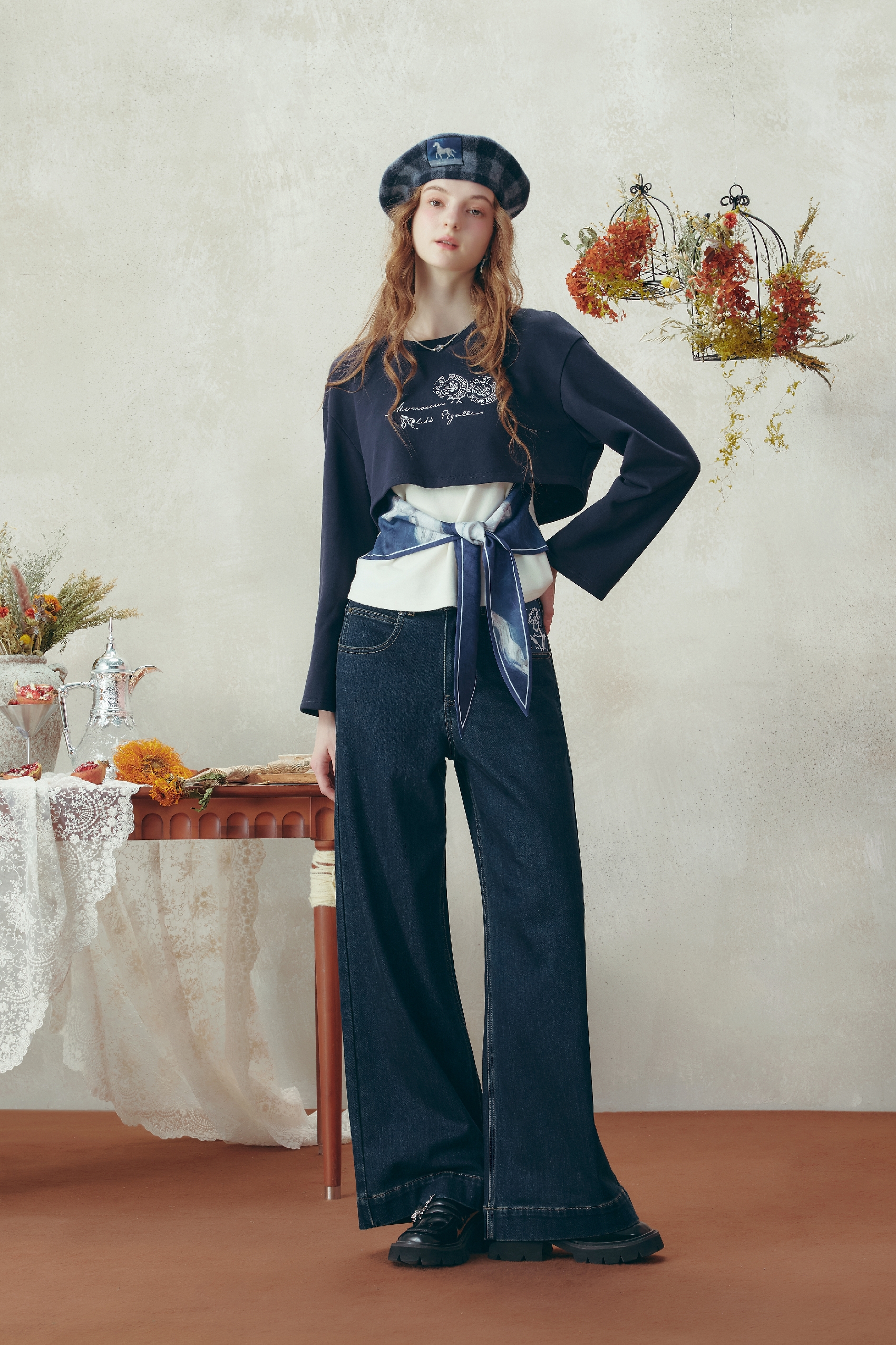 Patchwork strap crew neck sweatshirt