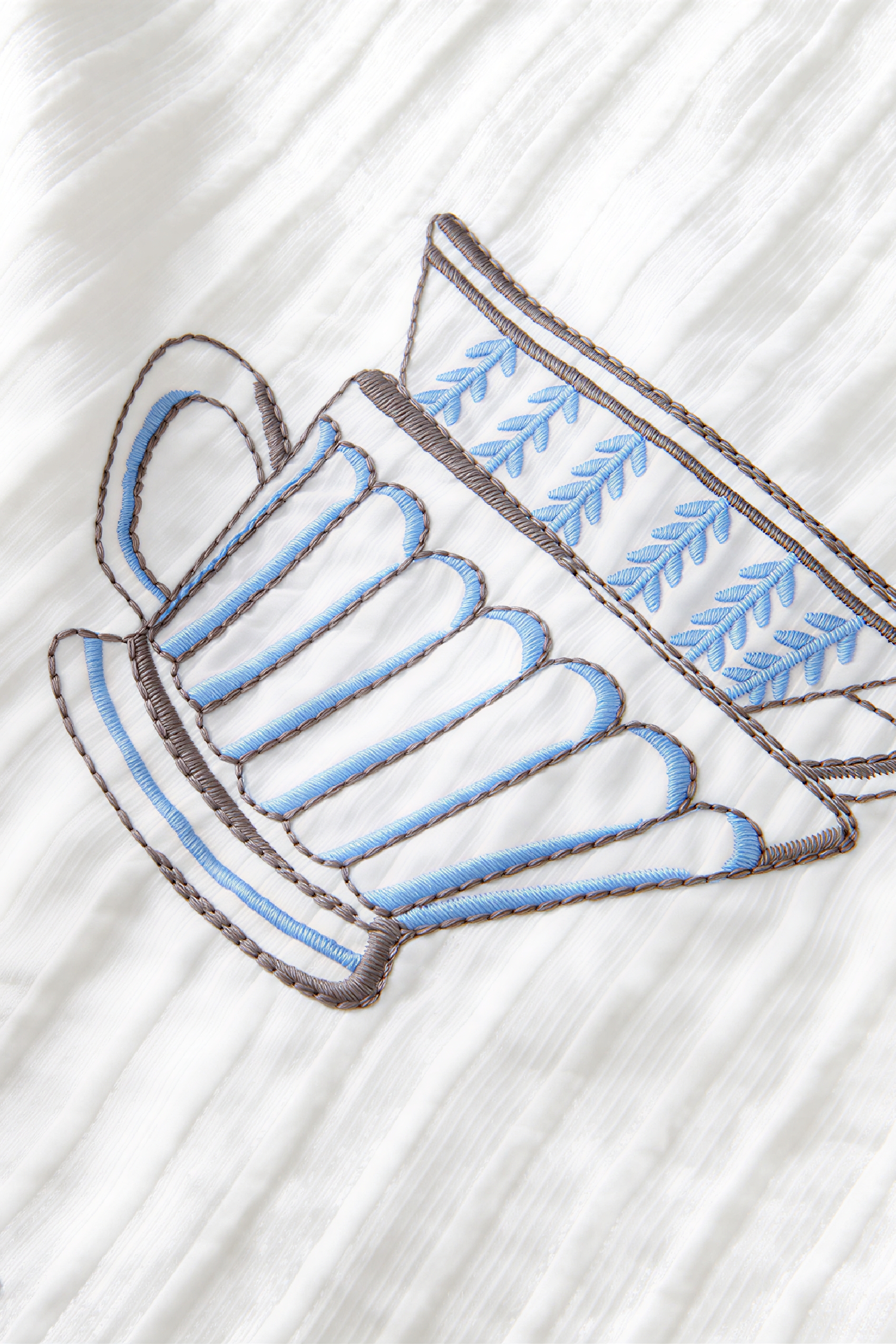 Lightweight Relaxed-Fit Embroidered Shirt