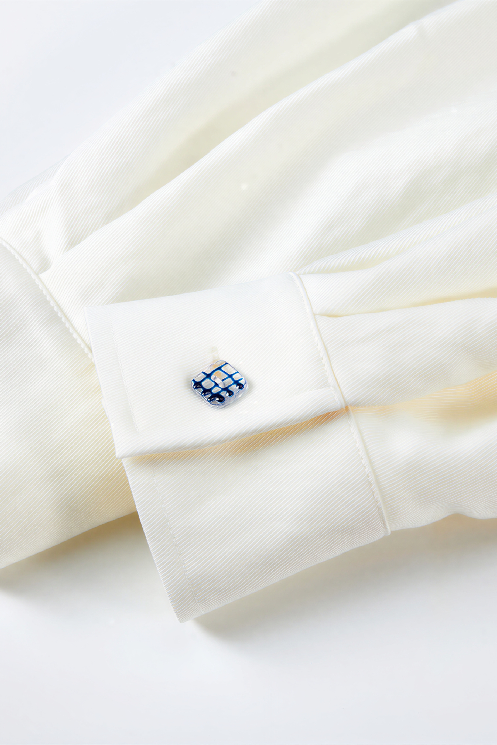 Very stylish long-sleeved shirt