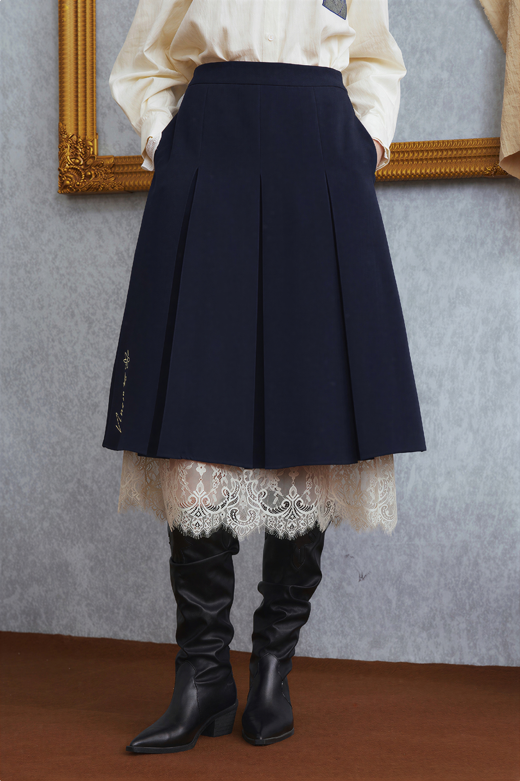 Van Gogh-Inspired High-Waisted Lace Skirt