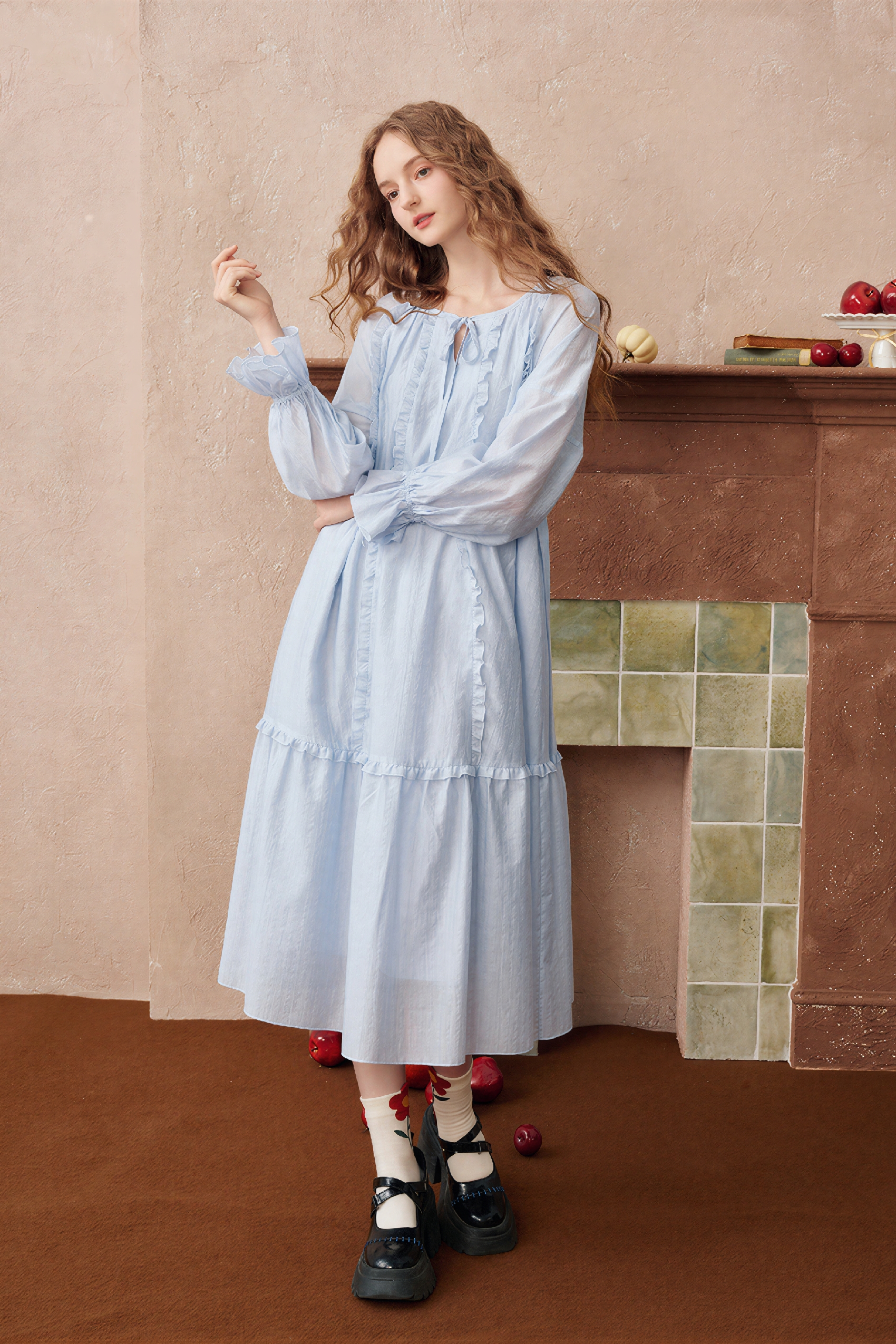 Early autumn loose-fitting dress