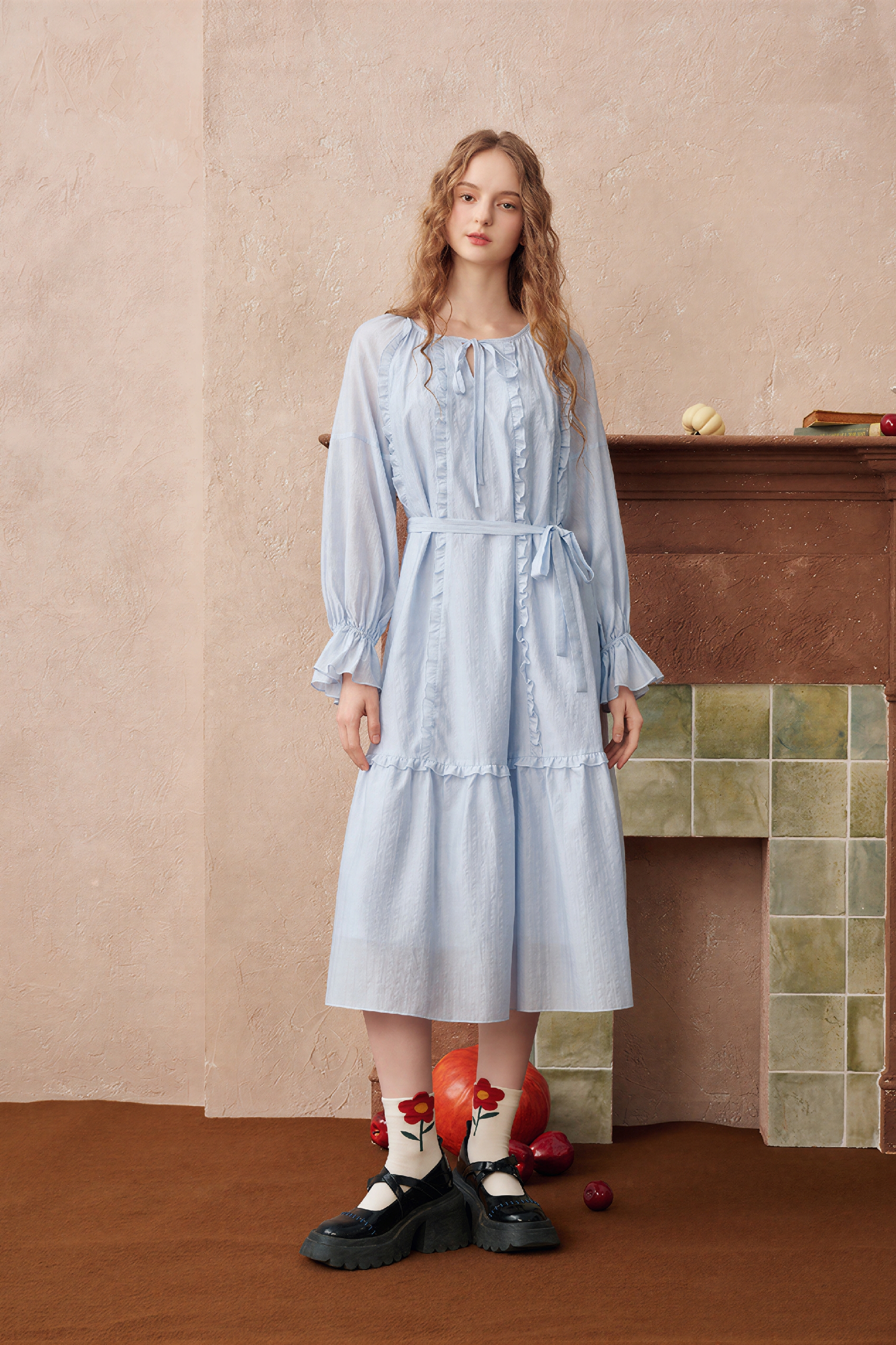 Early autumn loose-fitting dress