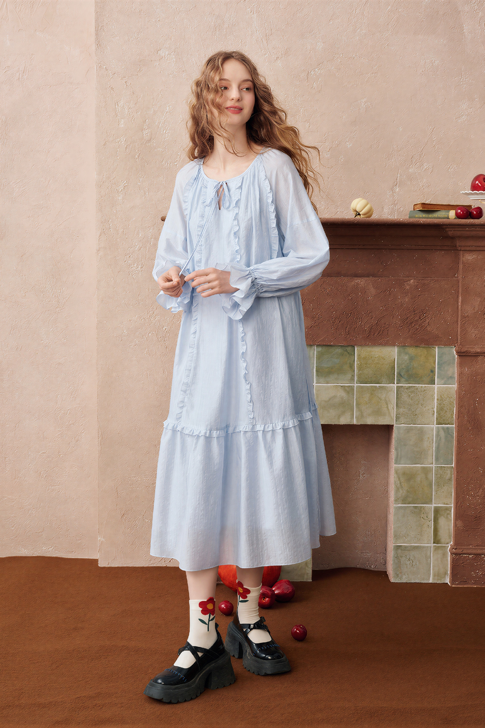 Early autumn loose-fitting dress