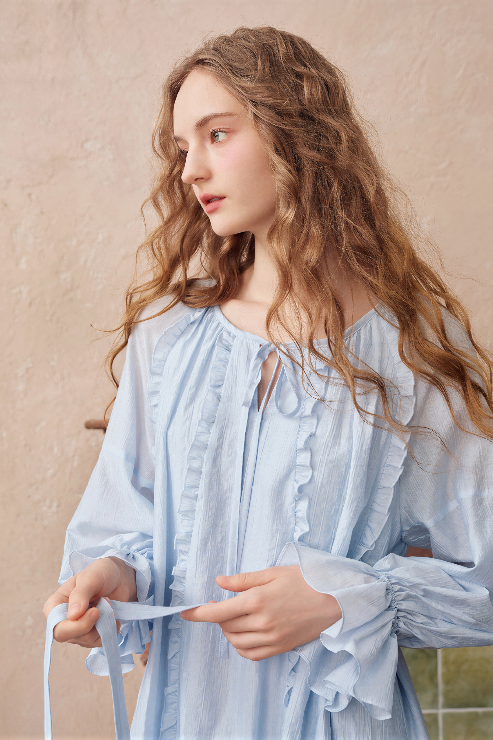 Early autumn loose-fitting dress