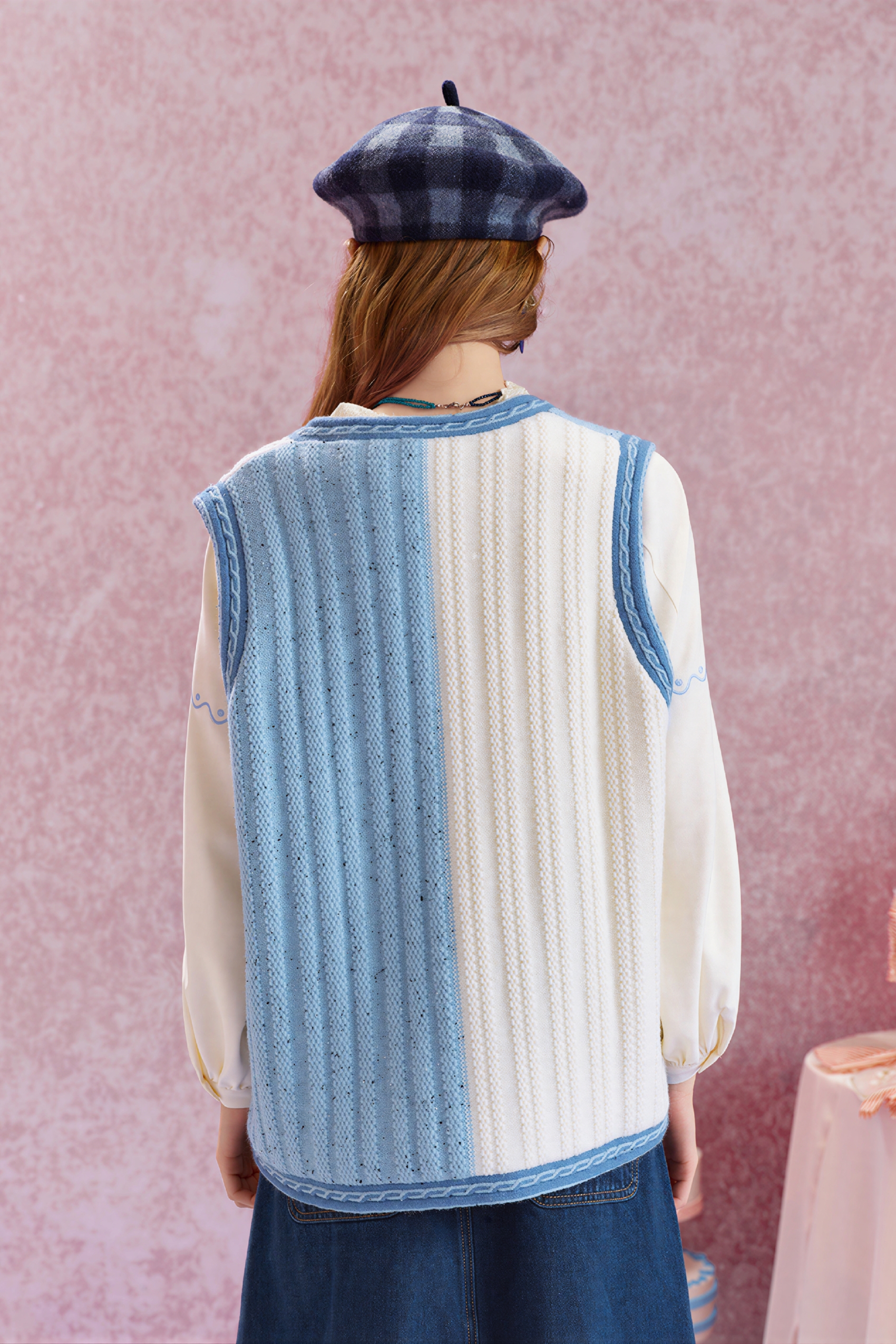 Forest-style V-neck knitted vest