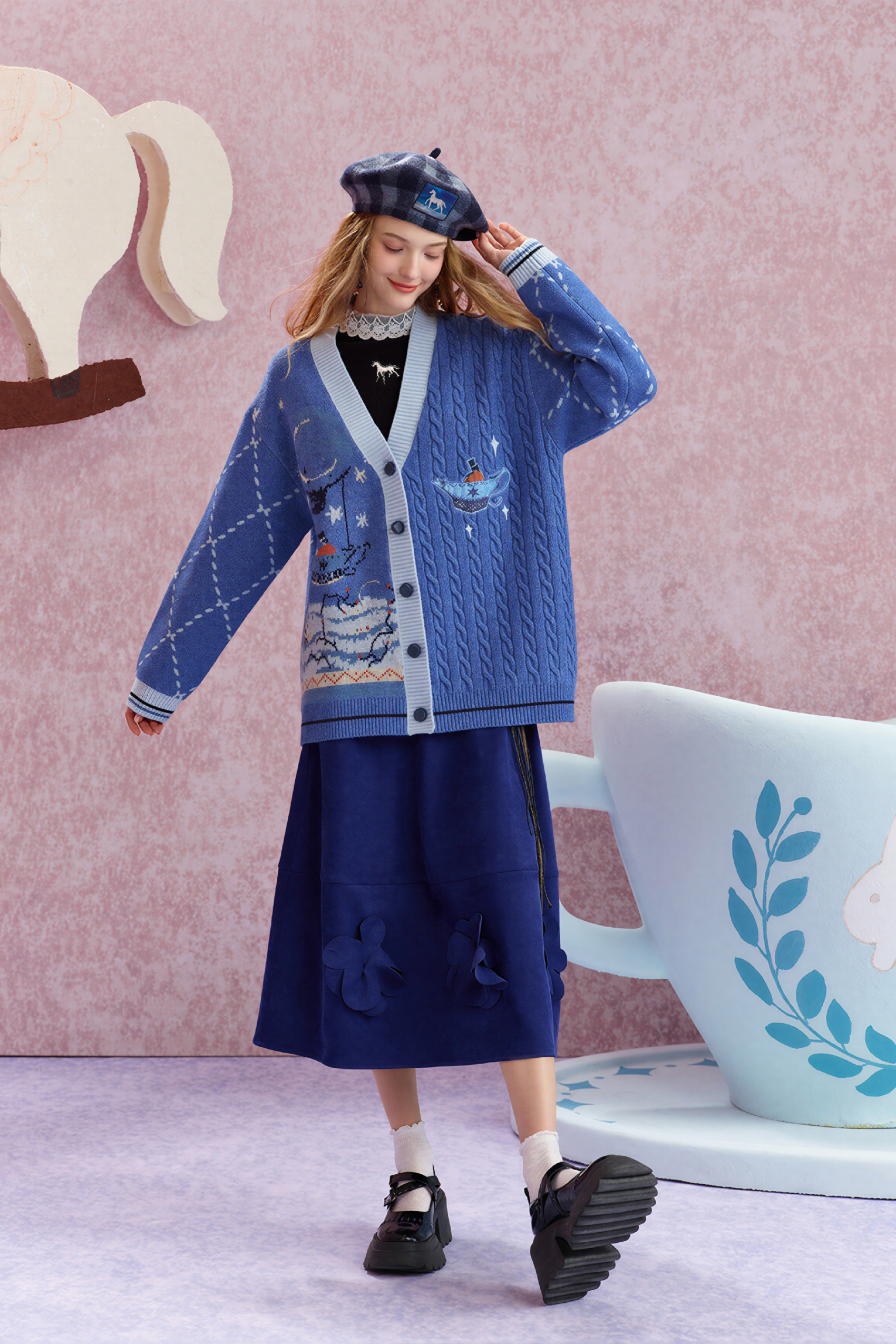Jacquard blue V-neck knitted cardigan