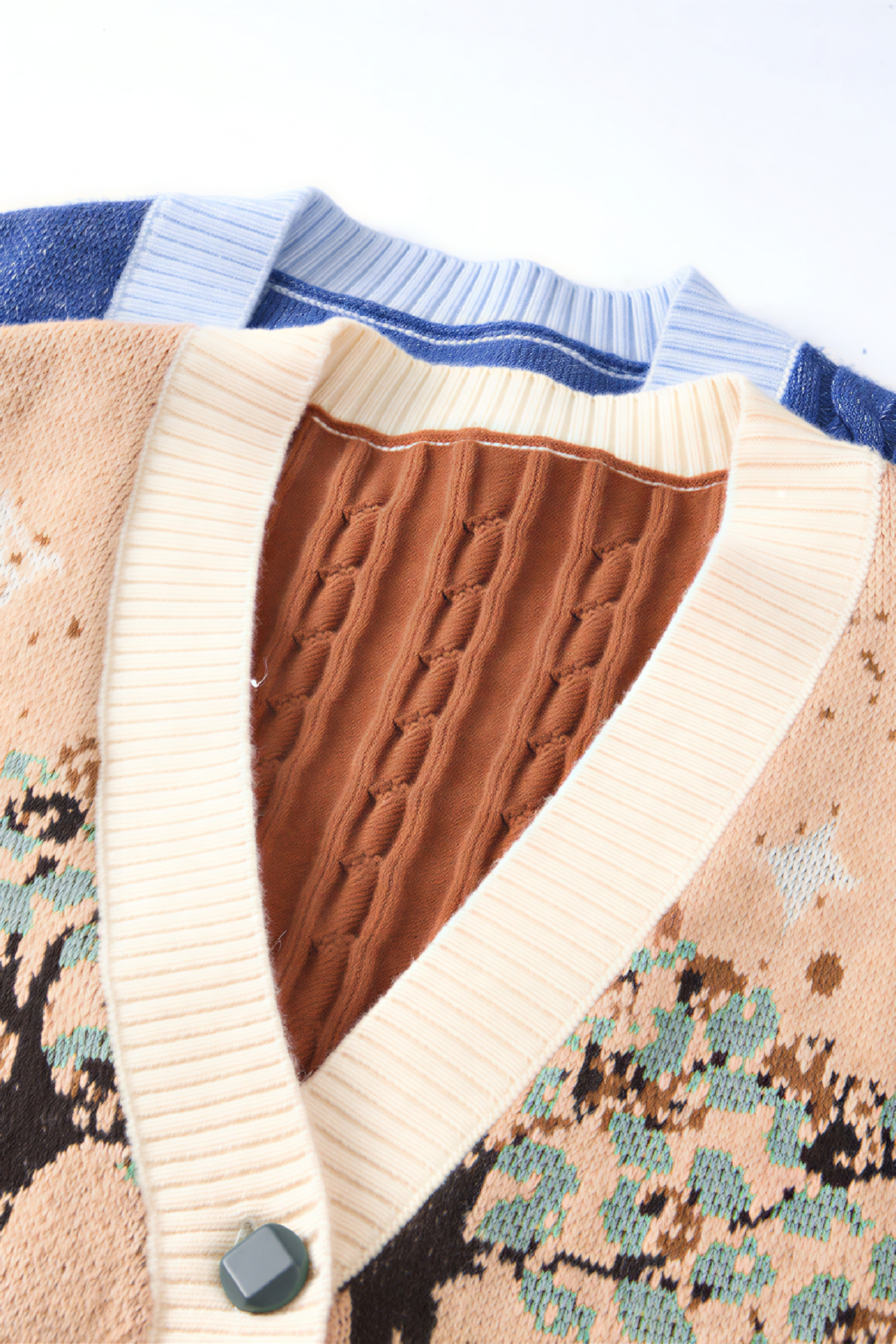 Jacquard blue V-neck knitted cardigan